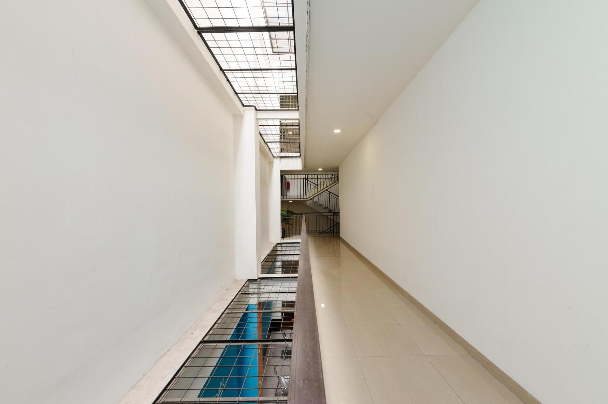 Hotel Sans Hotel Max Living Cengkareng Jakarta