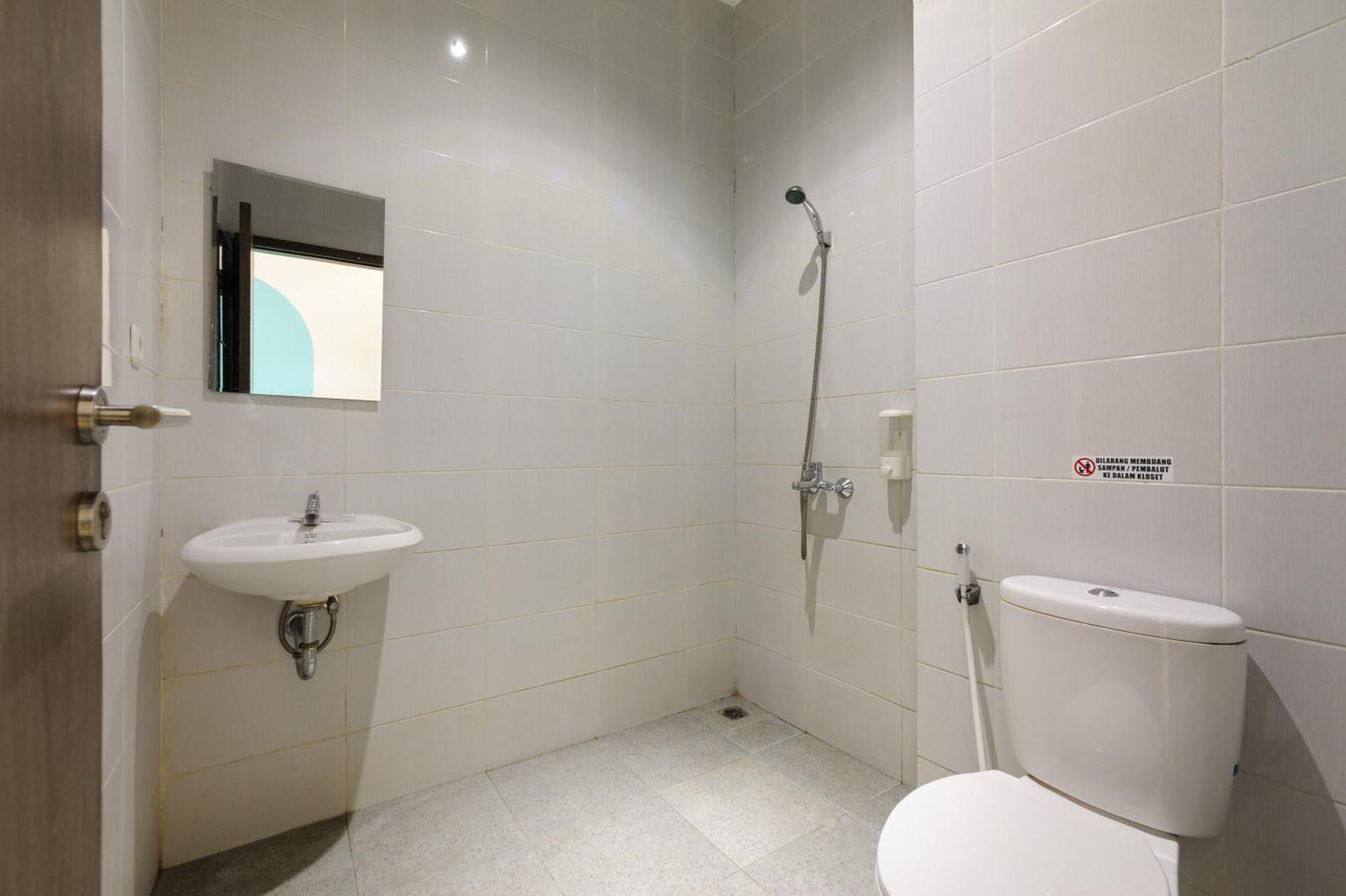 Sans Hotel Max Living Cengkareng 3* Jakarta