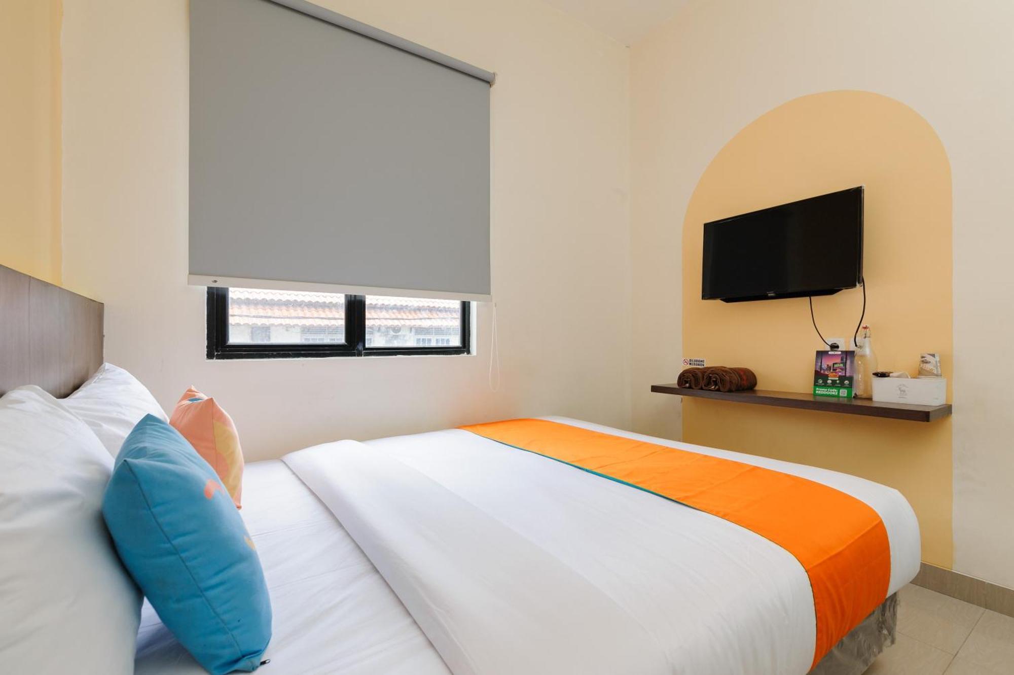 Hotel Sans Hotel Max Living Cengkareng 3*