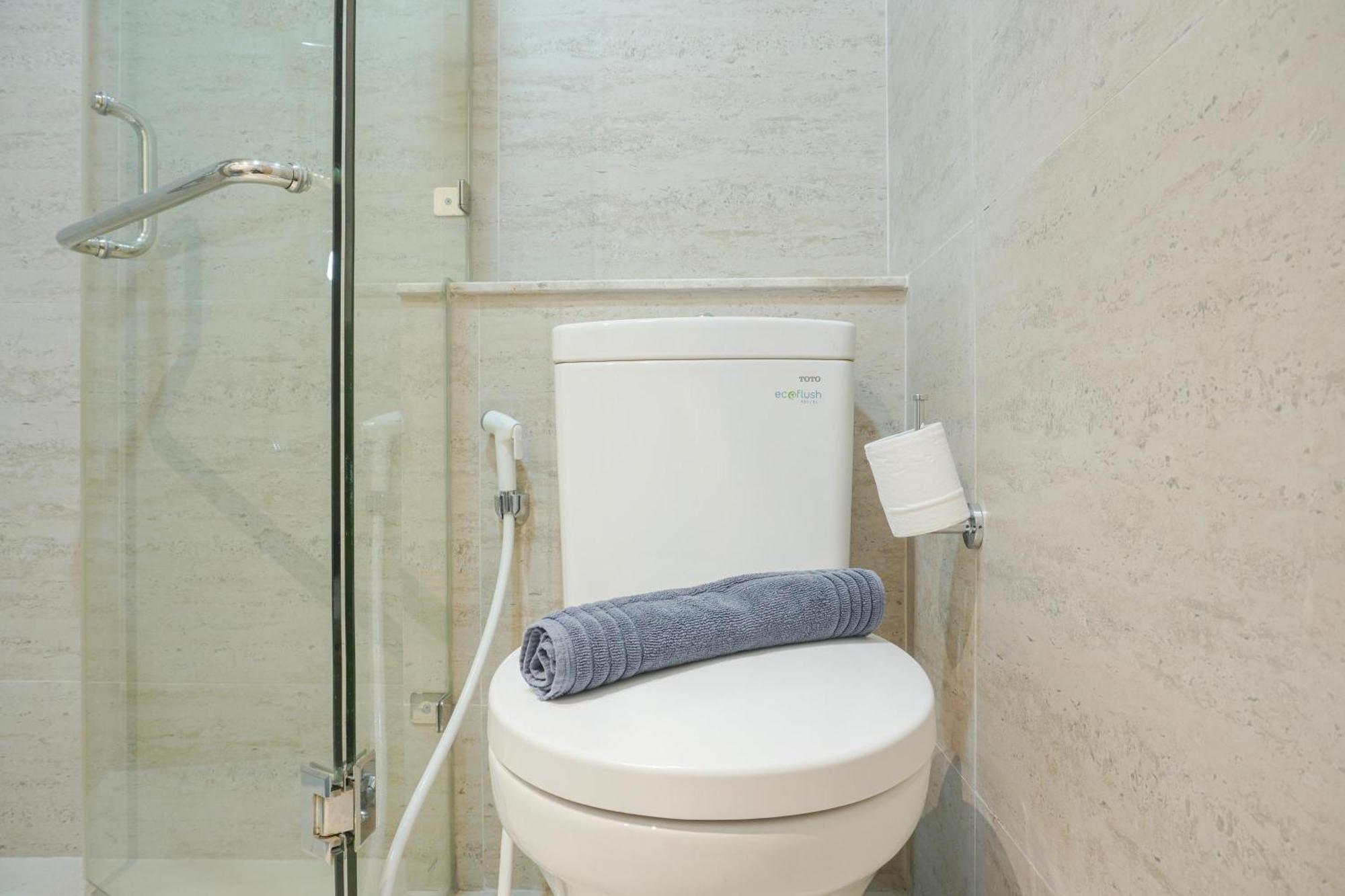Exclusive And Cozy 1br At Gold Coast By Travelio Jakarta