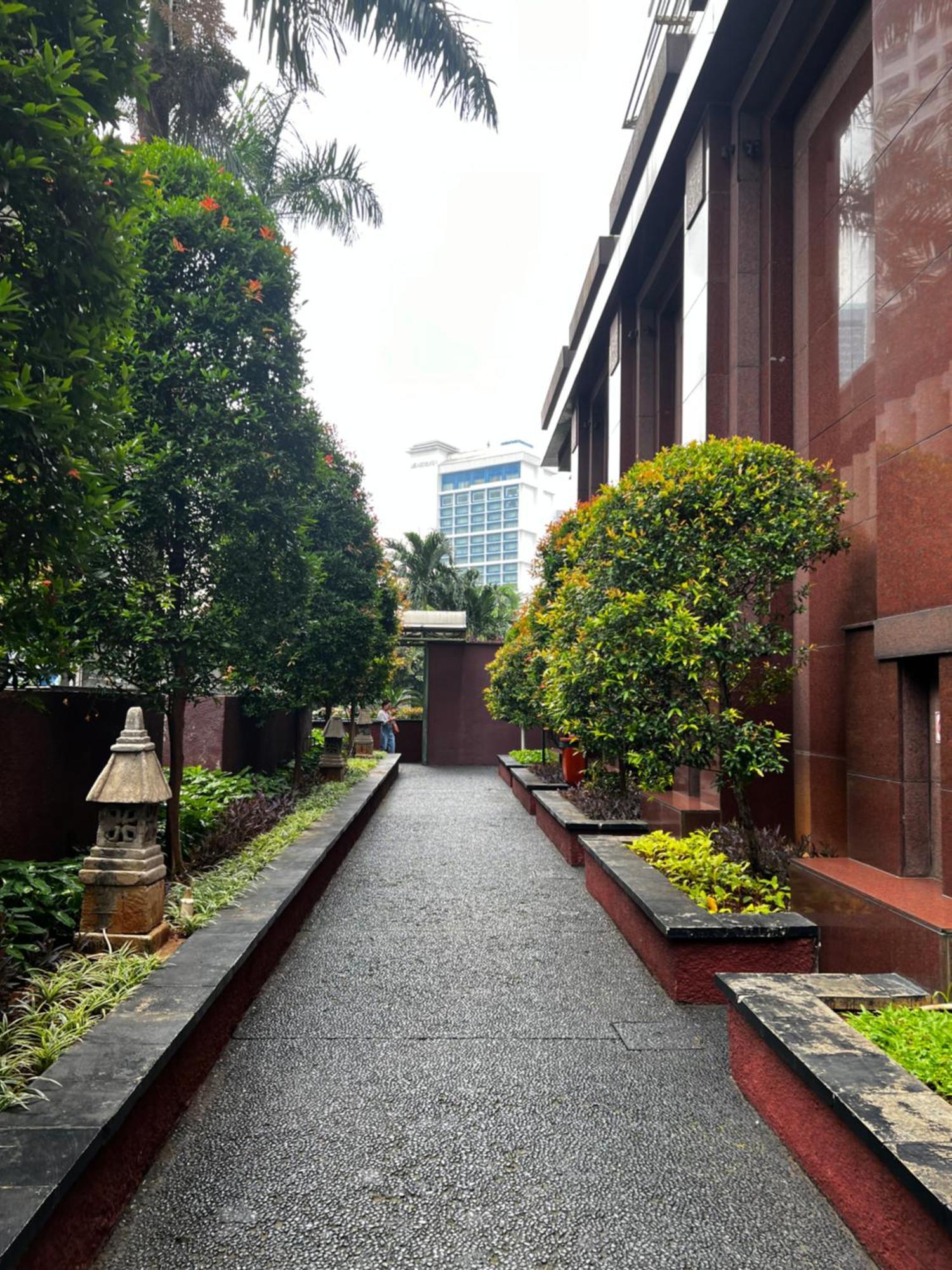 Istana Sahid Sudirman - With Private Room, Bathroom & Tv Homestay *