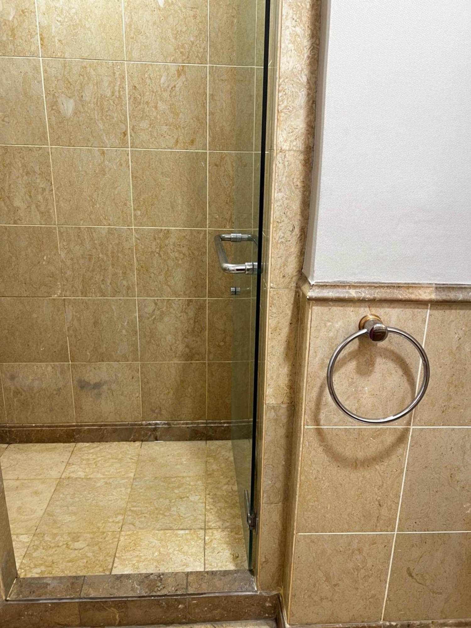 Istana Sahid Sudirman - With Private Room, Bathroom & Tv * Jakarta