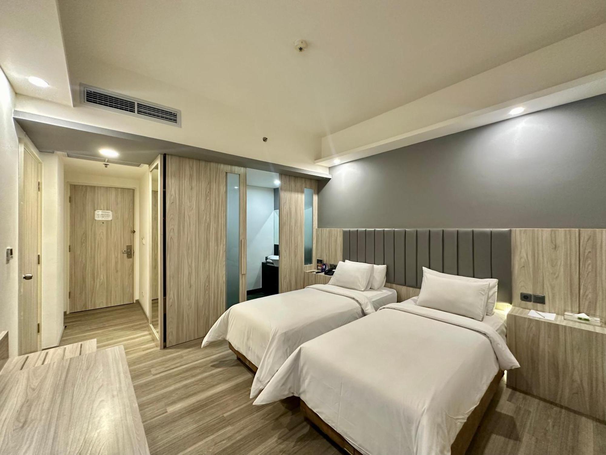 Sparks Life Jakarta, Artotel Curated