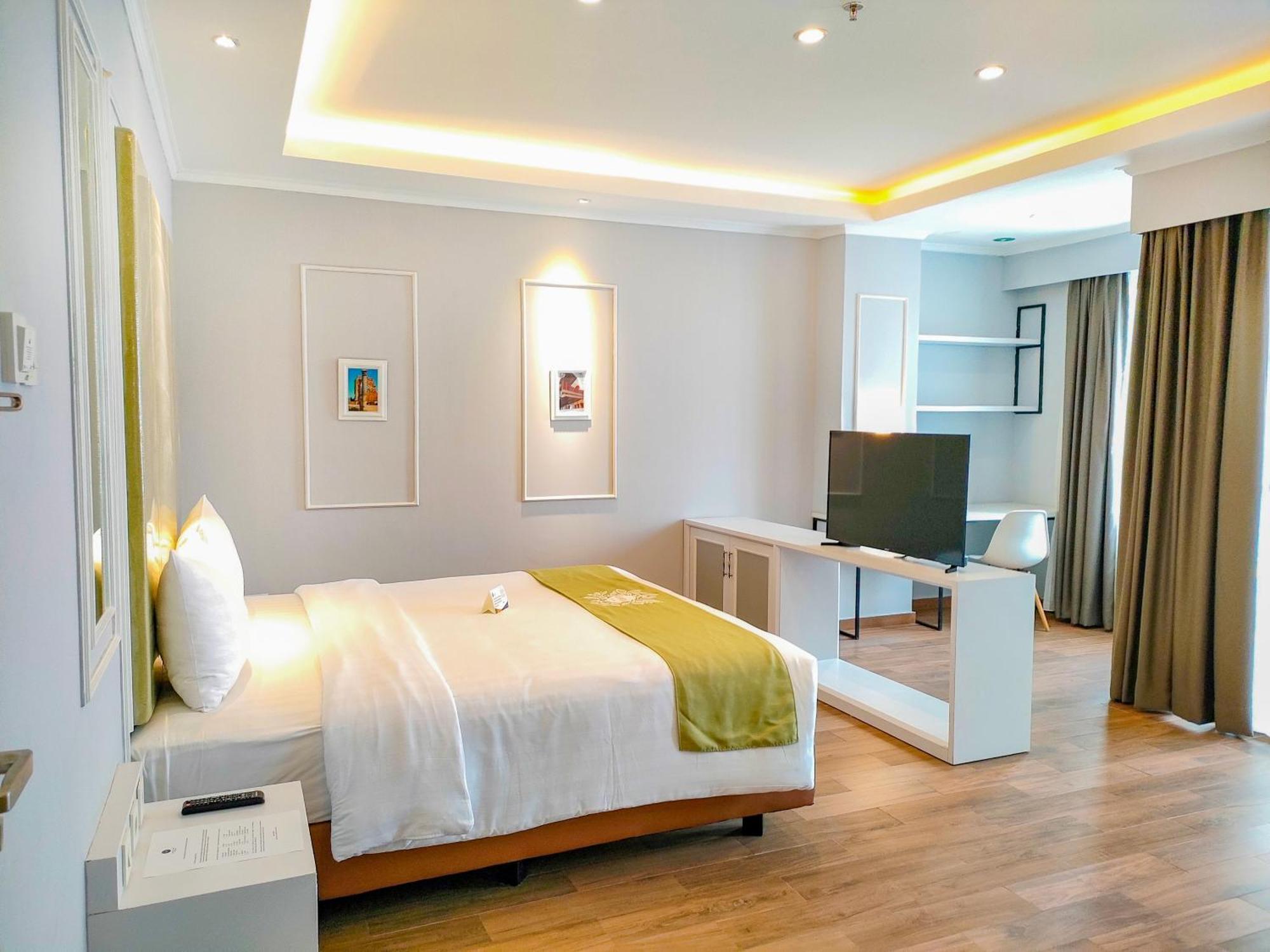 Dafam Enkadeli Thamrin Syariah Hotel 3*