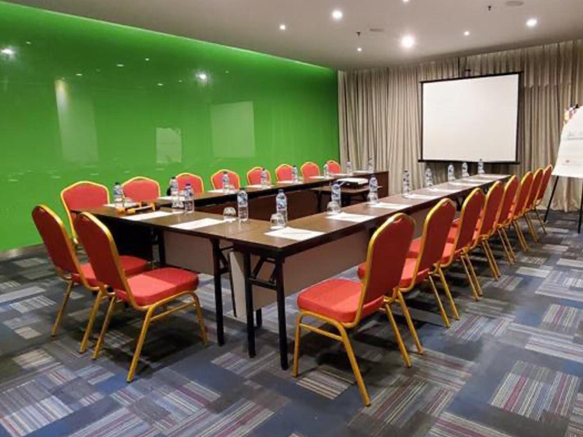 Zuri Express Mangga Dua Hotel
