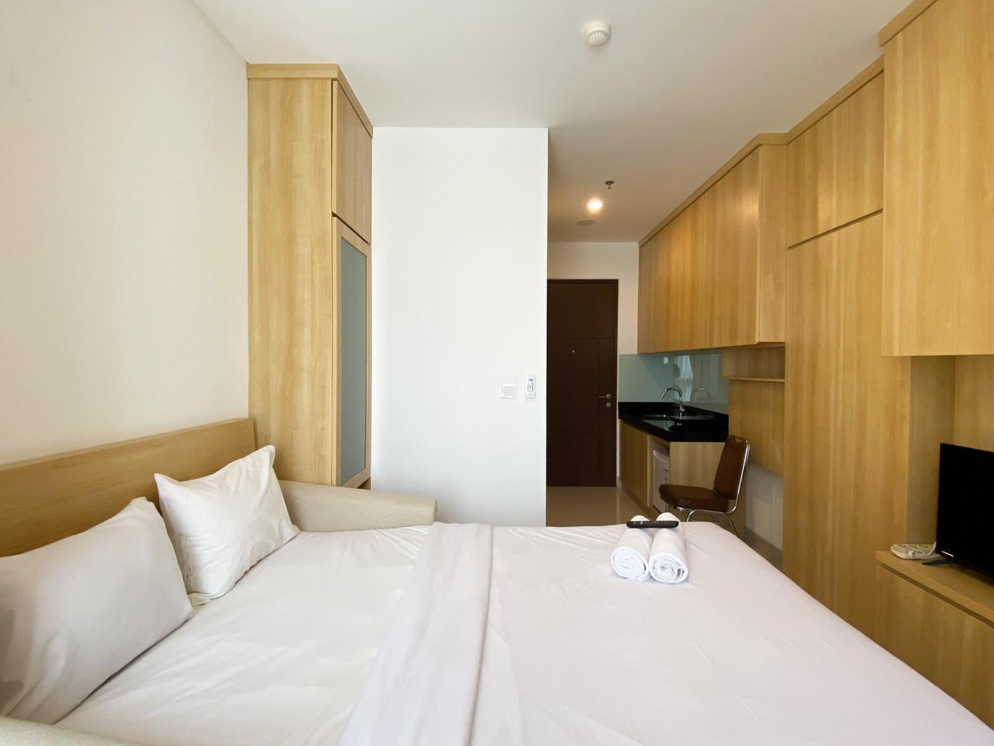 Apartment Modern Design And Homey Ciputra World 2 By Travelio *