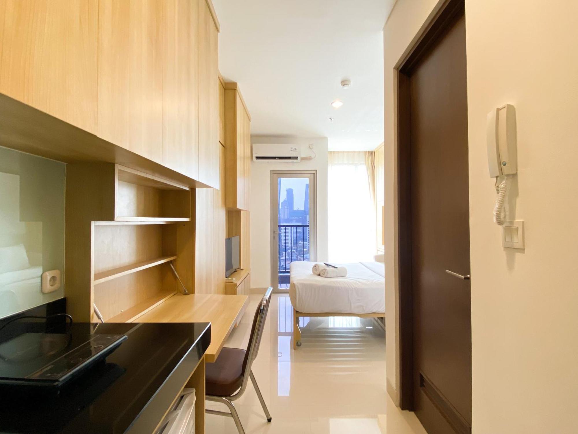 Modern Design And Homey Ciputra World 2 By Travelio Apartment Jakarta