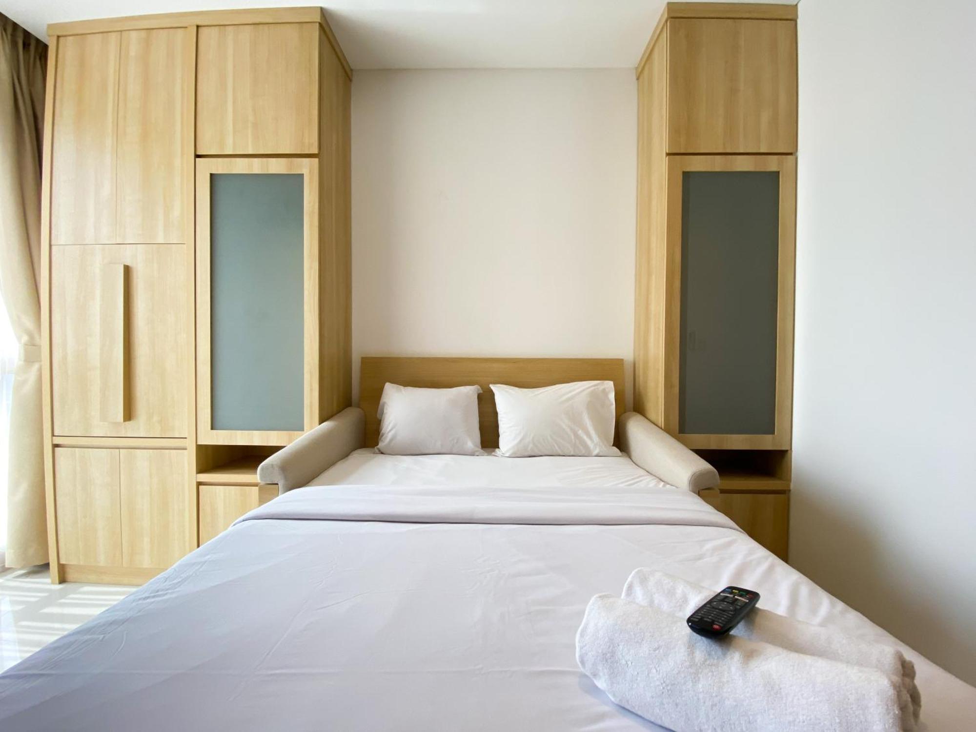 Modern Design And Homey Ciputra World 2 By Travelio Apartment