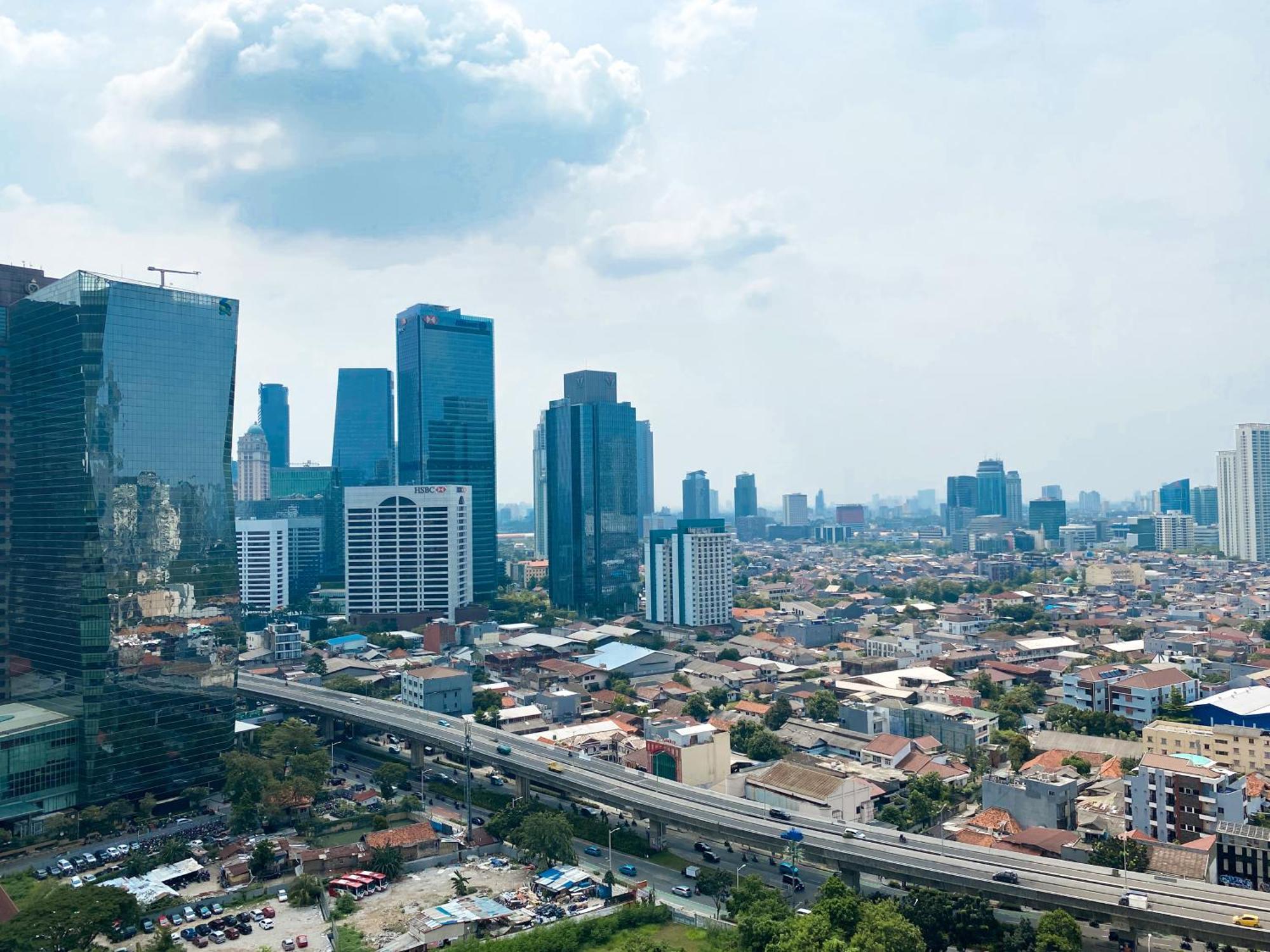 Modern Design And Homey Ciputra World 2 By Travelio Apartment Jakarta