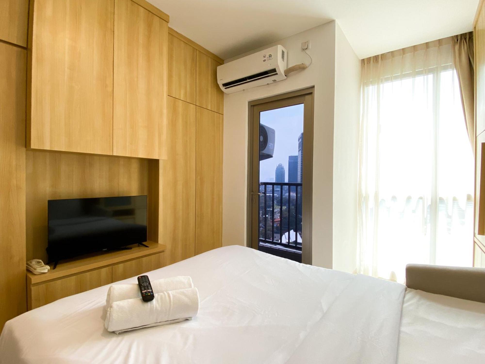 Apartment Modern Design And Homey Ciputra World 2 By Travelio