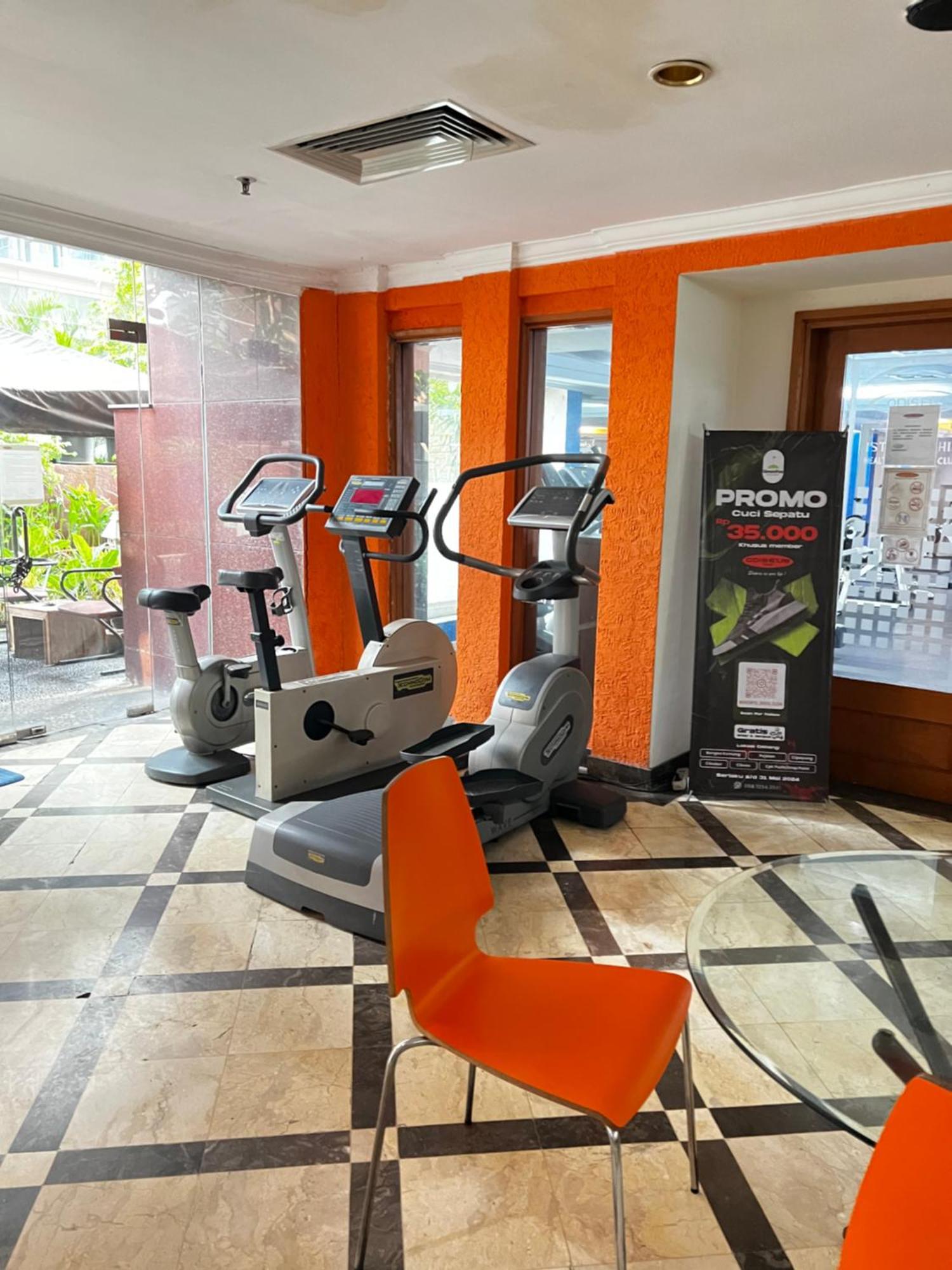 Istana Sahid Sudirman - With Private Room, Bathroom & Tv Homestay *
