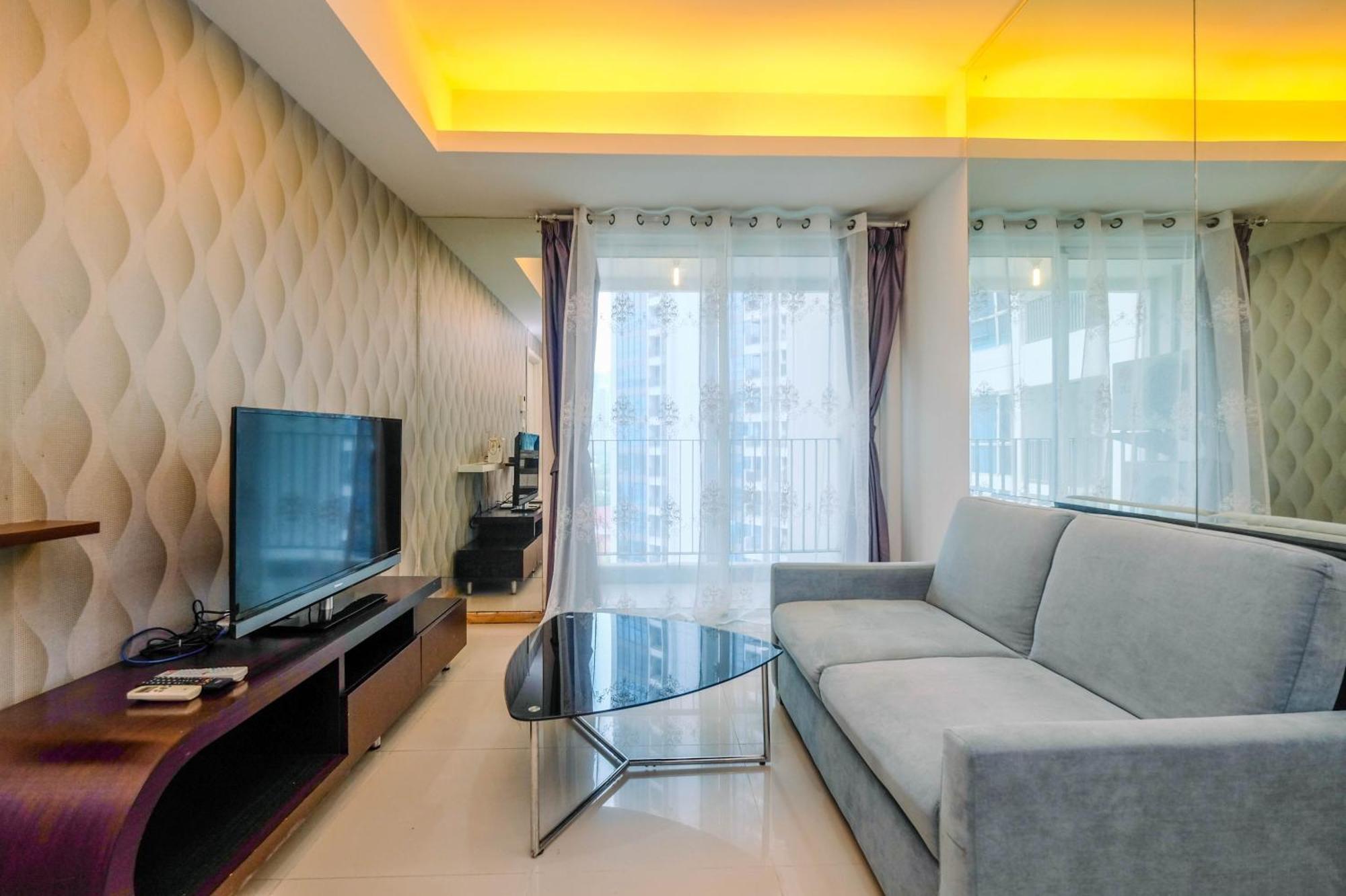 Apartment Minimalist Furnished 1br At Casa Grande By Travelio