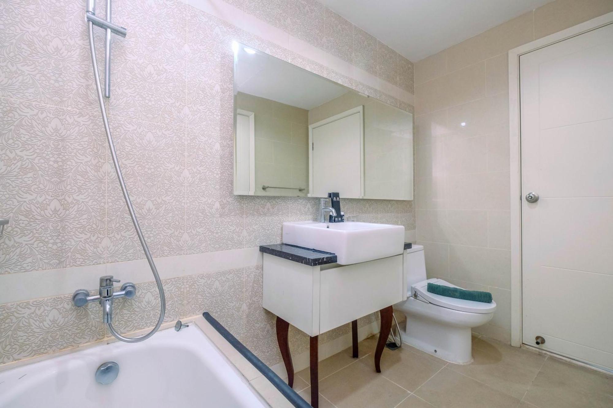 Apartment Minimalist Furnished 1br At Casa Grande By Travelio Jakarta