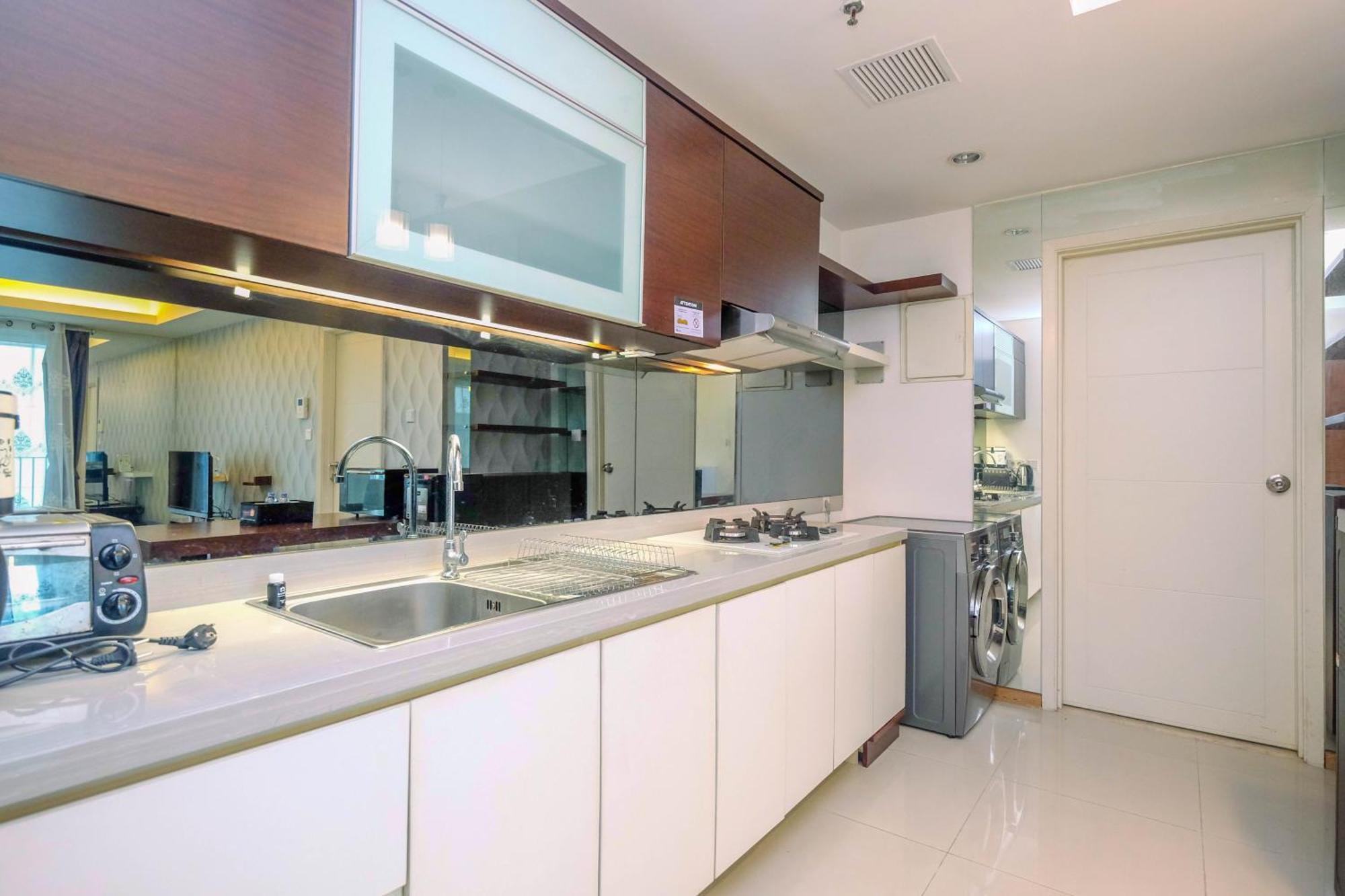 Minimalist Furnished 1br At Casa Grande By Travelio Jakarta