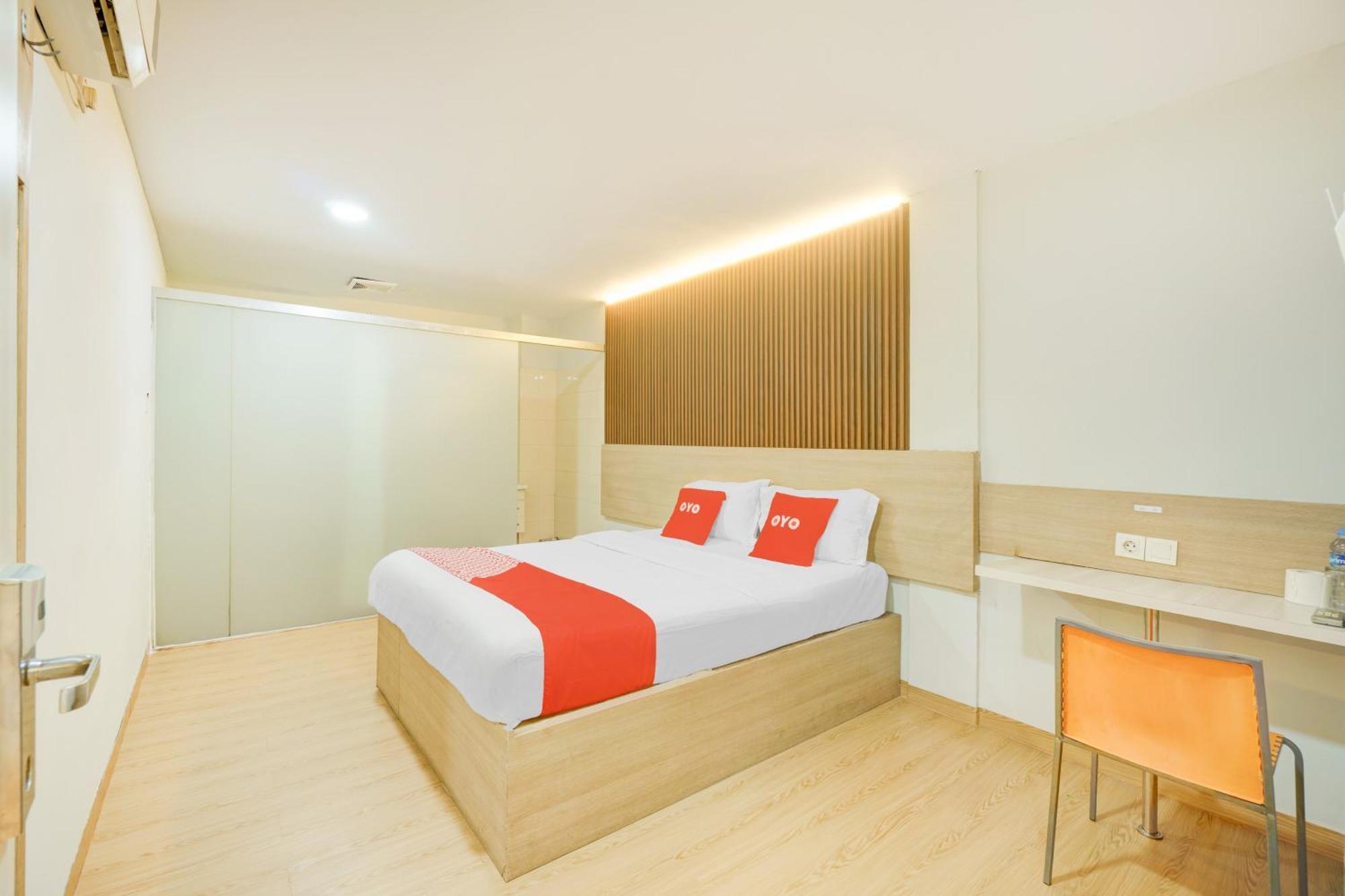 Hotel O Tanjung Duren Near Mall Citraland Formerly Suba 2*