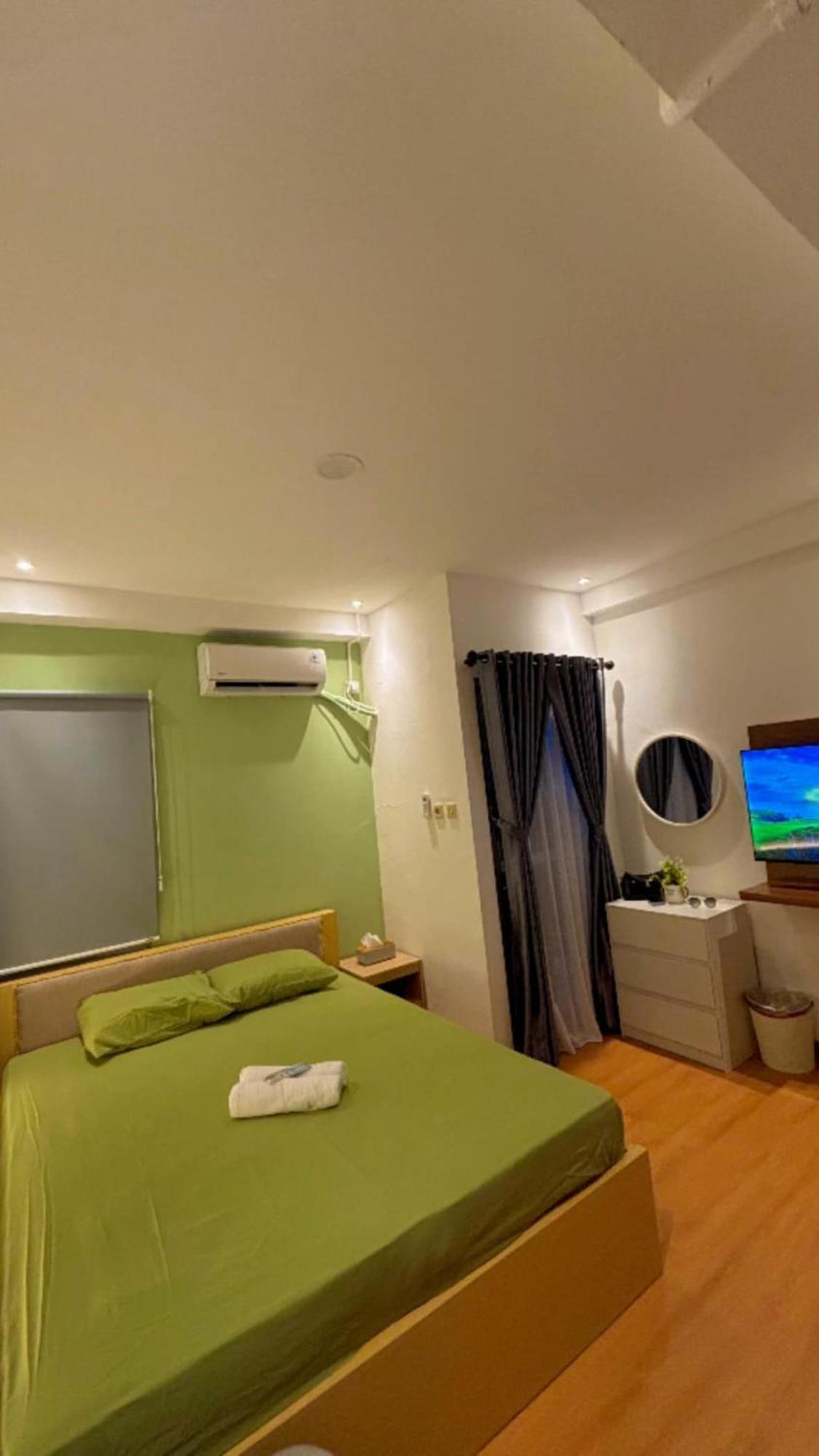 Apartment Dealinroom *