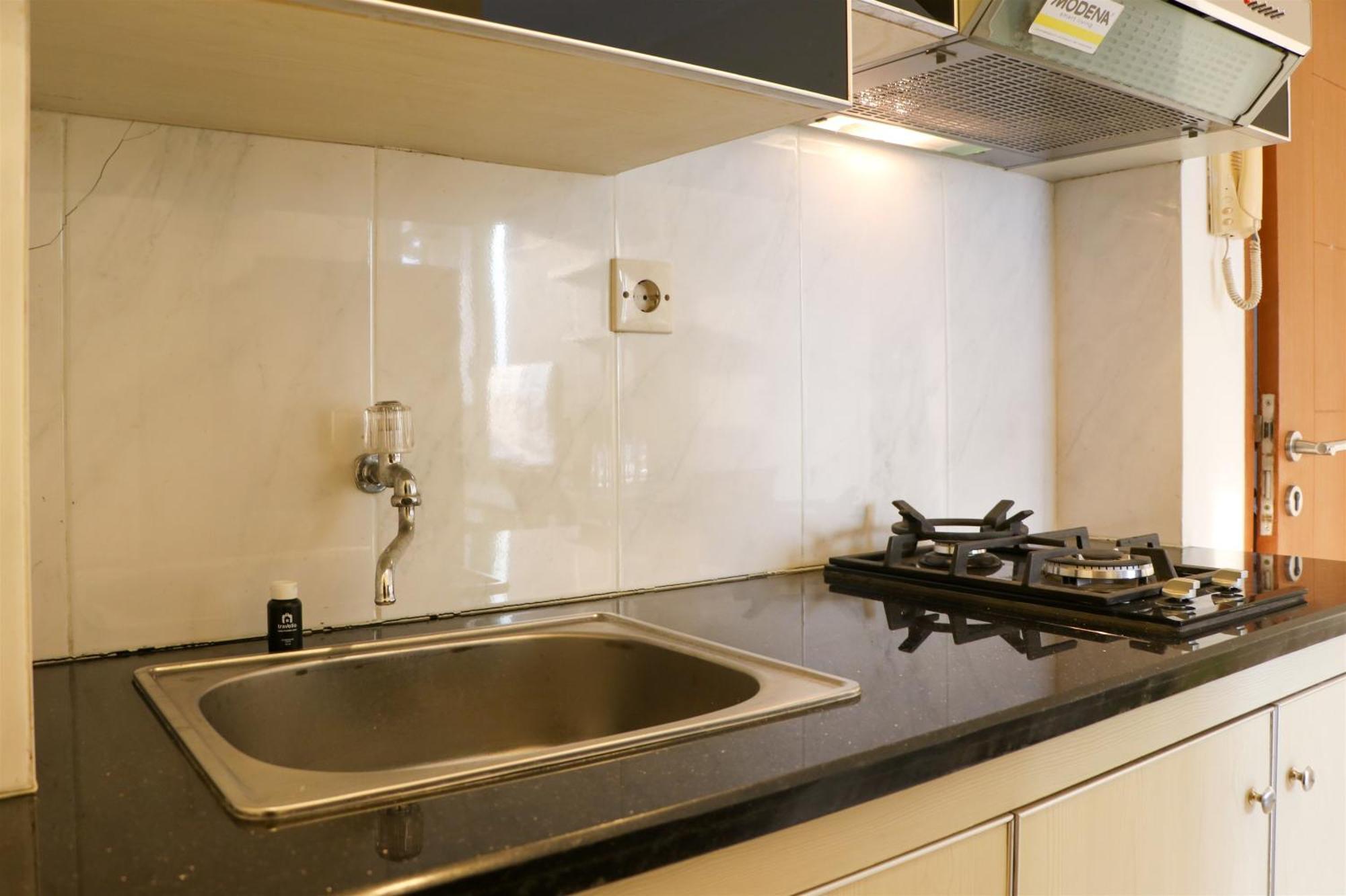 Comfort And Minimalist At Maple Park Sunter By Travelio Apartment Jakarta