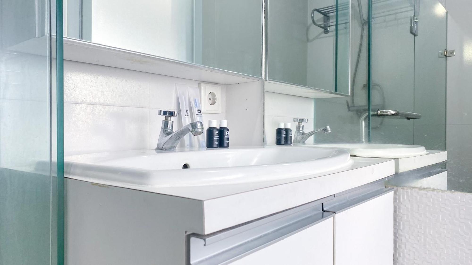 Apartment Warm And Comfort Living 1br At 8th Ambassade Kuningan By Travelio