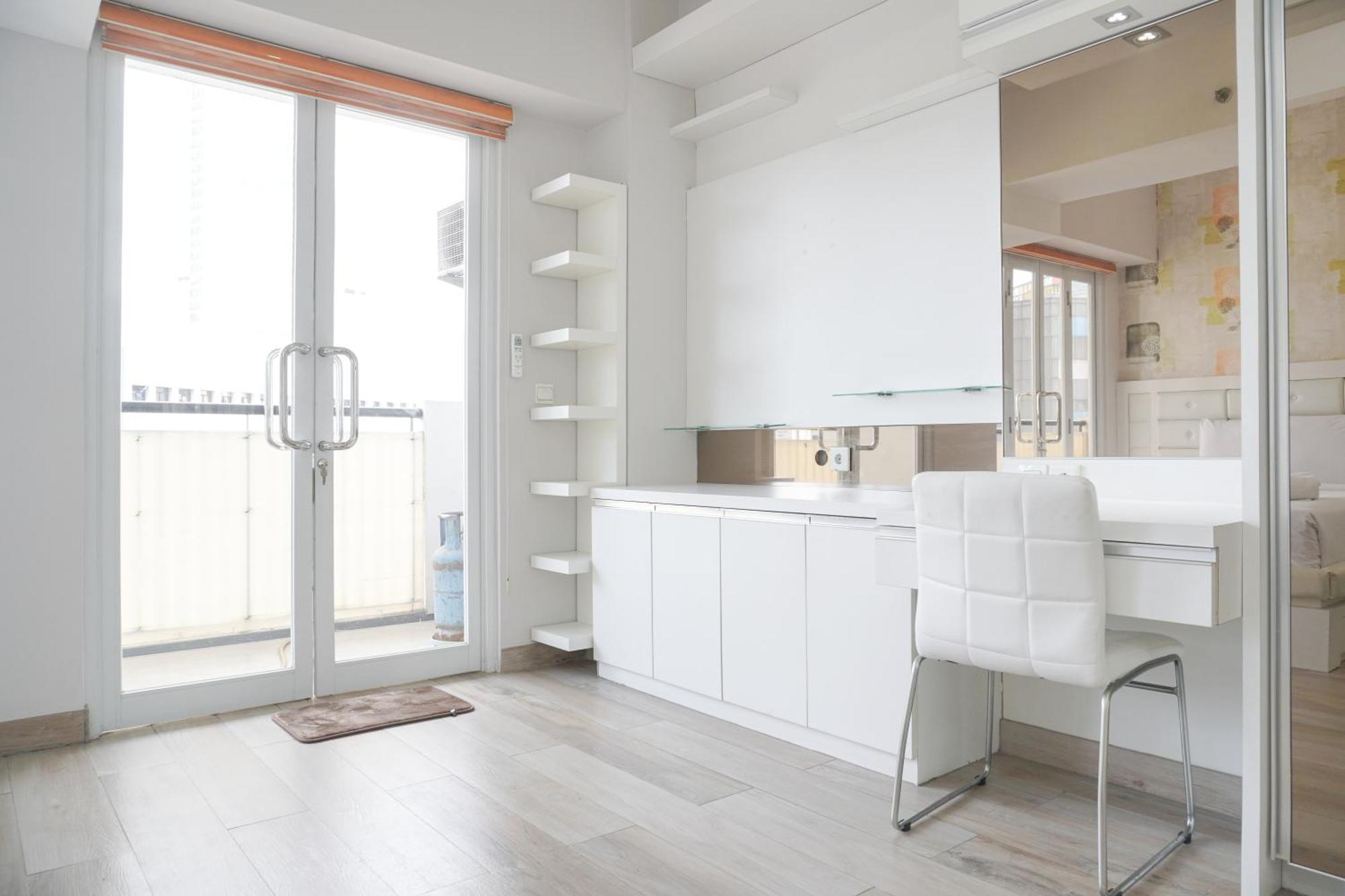 Warm And Comfort Living 1br At 8th Ambassade Kuningan By Travelio Apartment *
