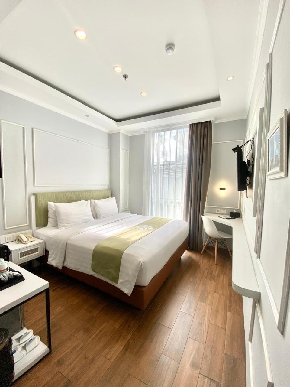 Dafam Enkadeli Thamrin Syariah Hotel