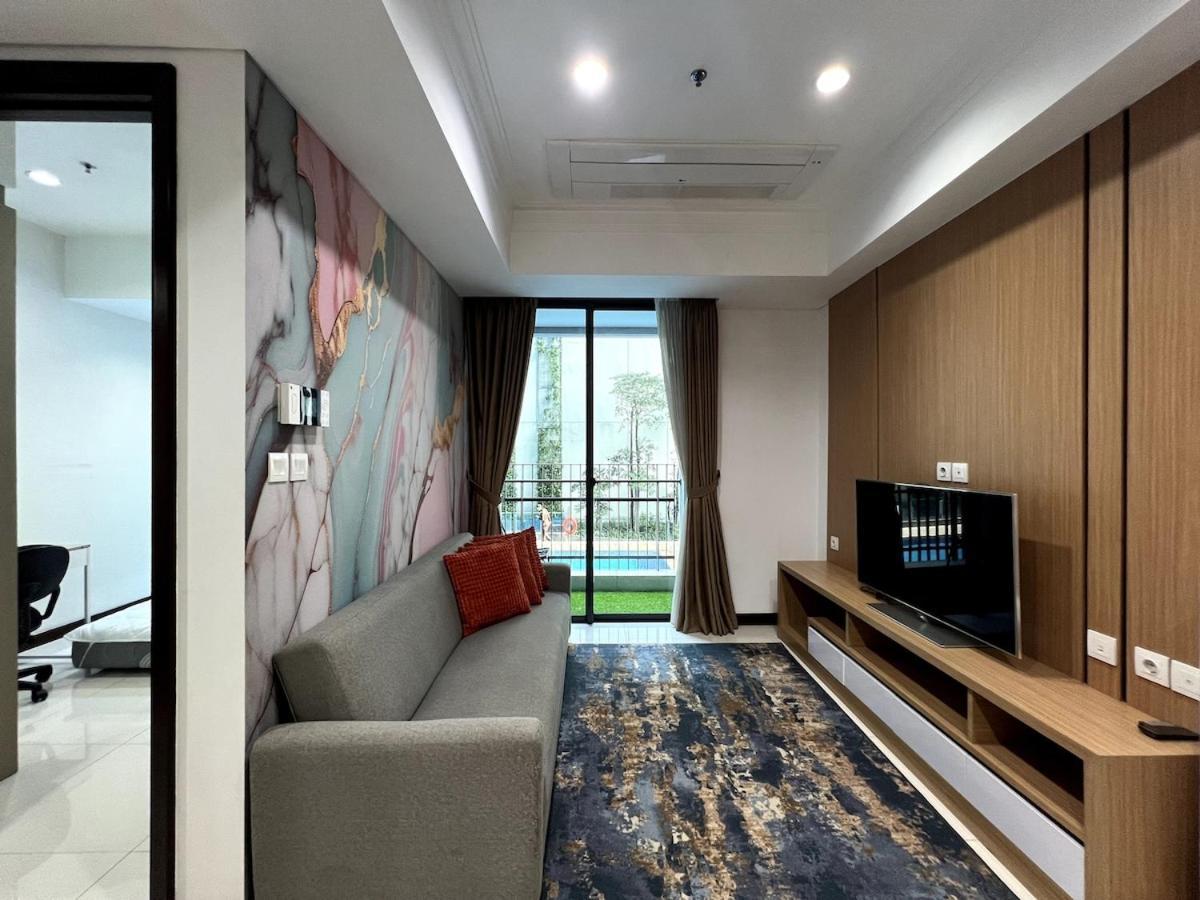 2 Bed Casa Grande Mall Kota Kasablanka, View Swimming Pool By Travelibu * Jakarta