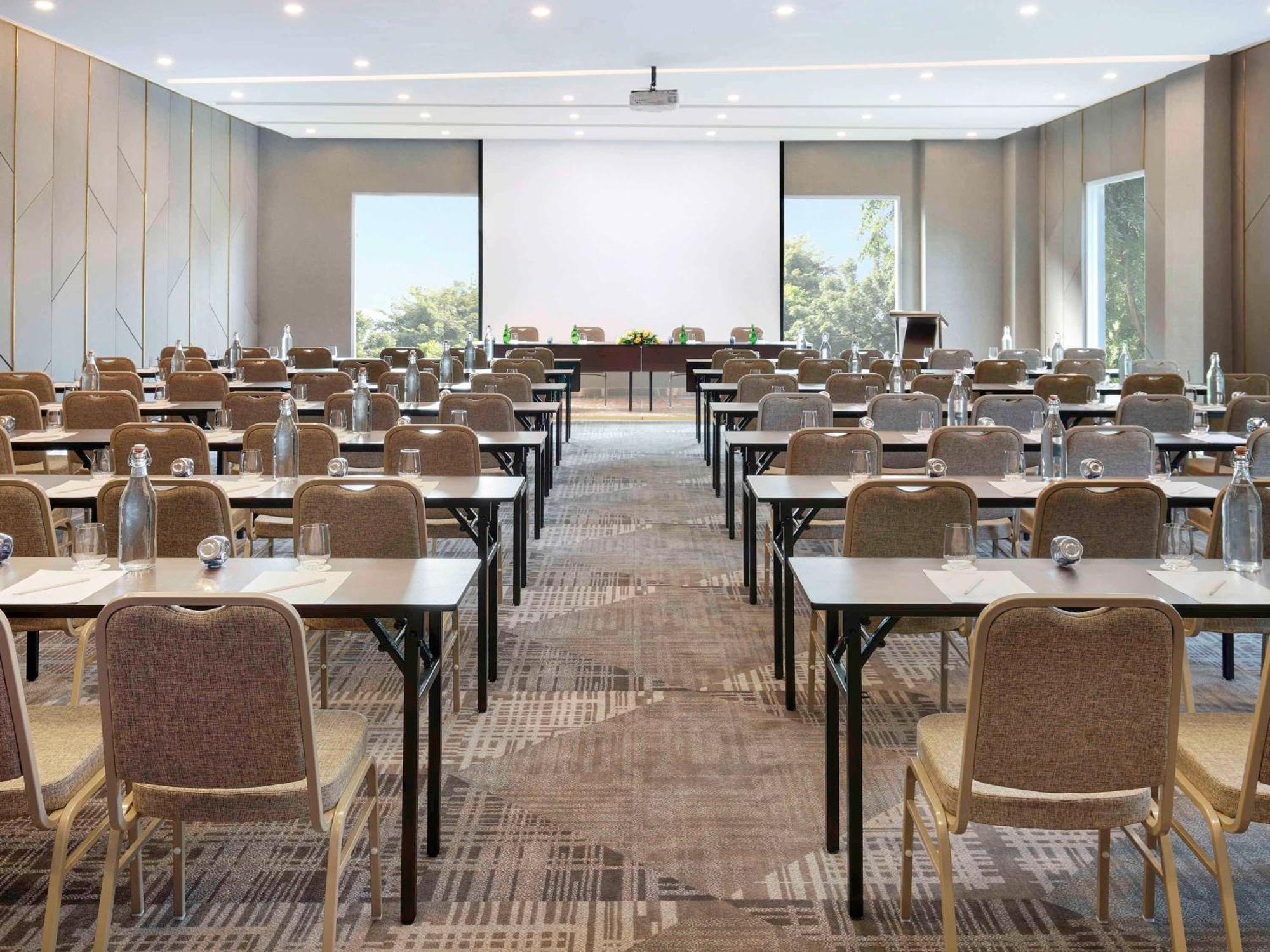 Hotel Novotel Cikini 4*