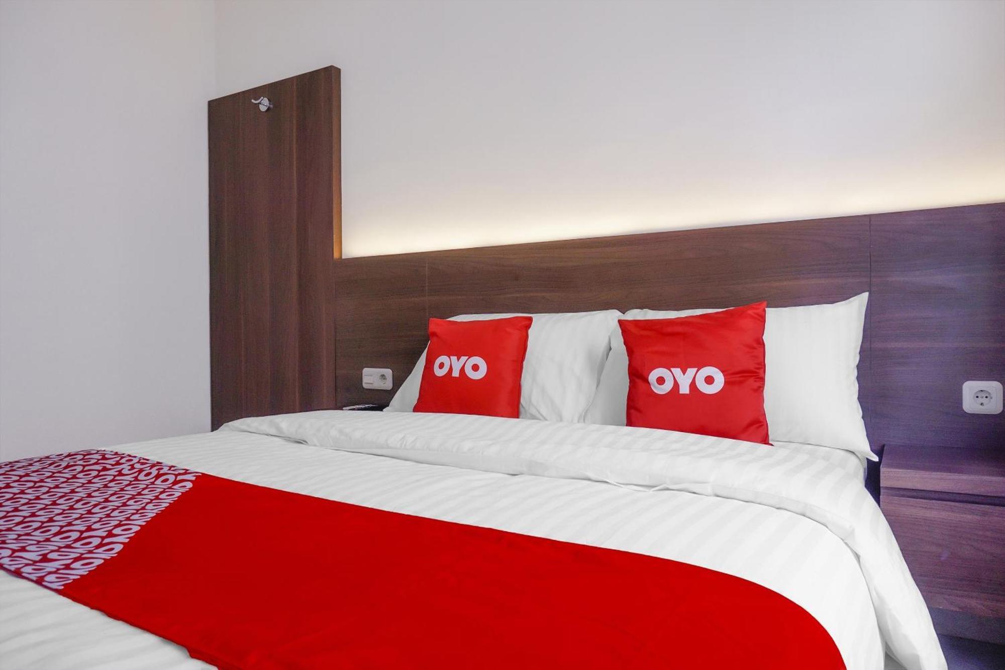 Hotel Super Oyo 90115 Near Pasar Baru
