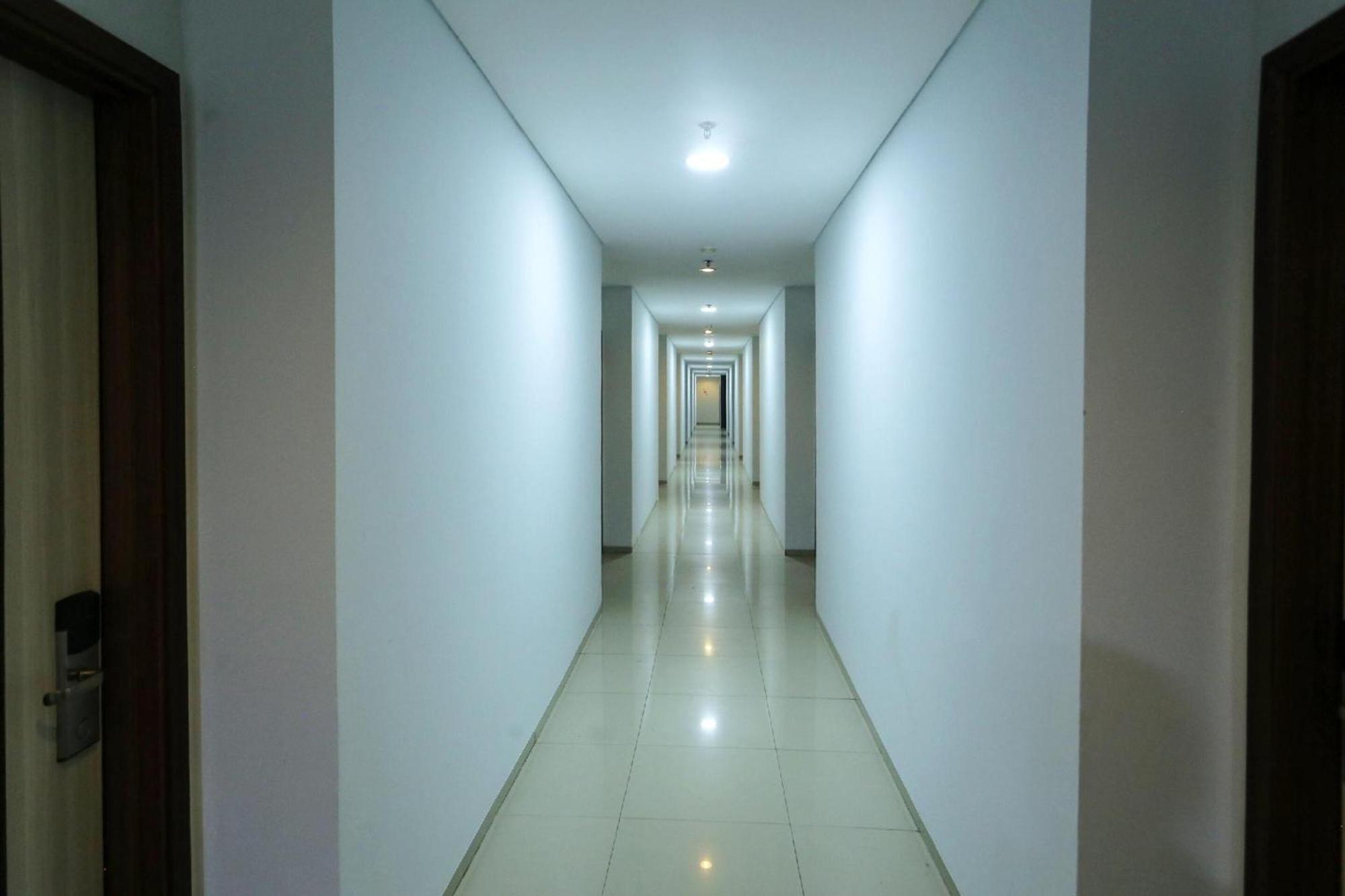 Hotel Super Oyo Townhouse Oak Fiducia Gede Jakarta