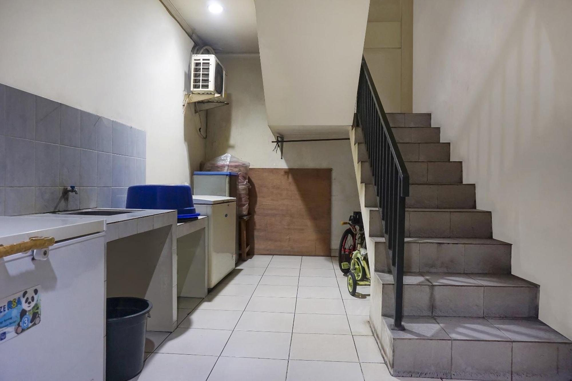 Oyo 91257 Royani Khách sạn