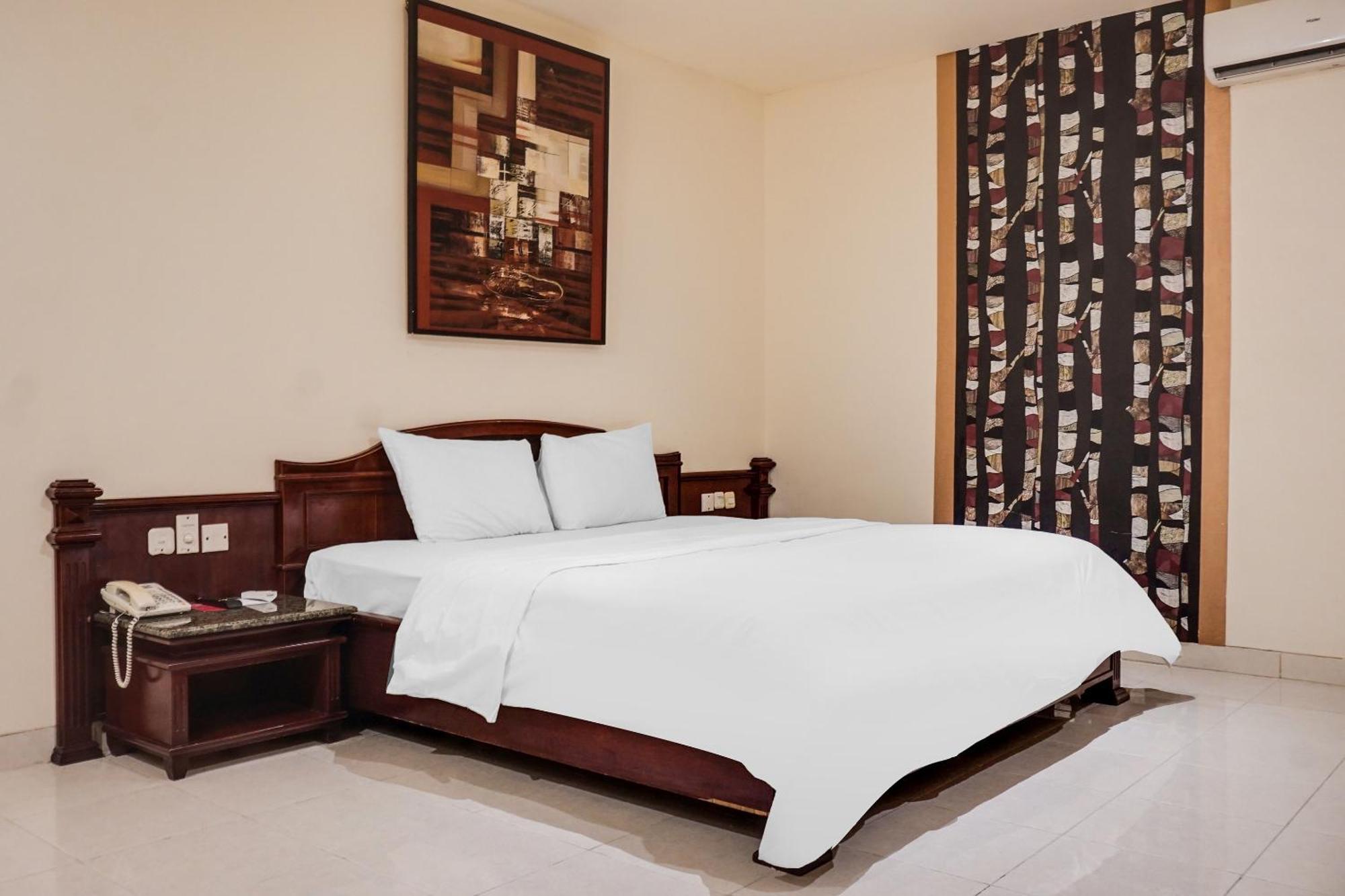 Super Oyo Townhouse Oak Bi Executive Jakarta