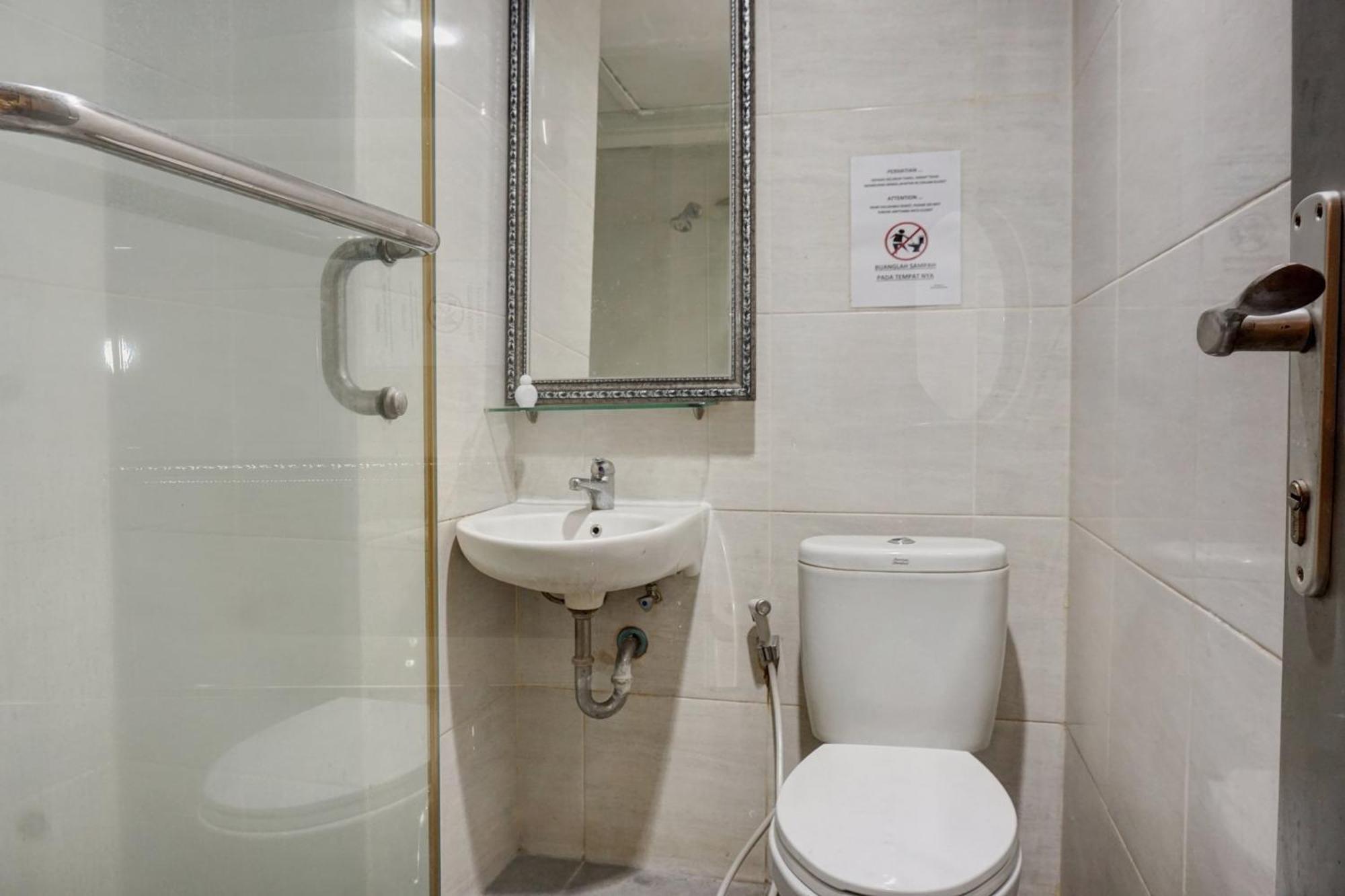 Super Oyo Townhouse Oak Grand Orienchi Hotel