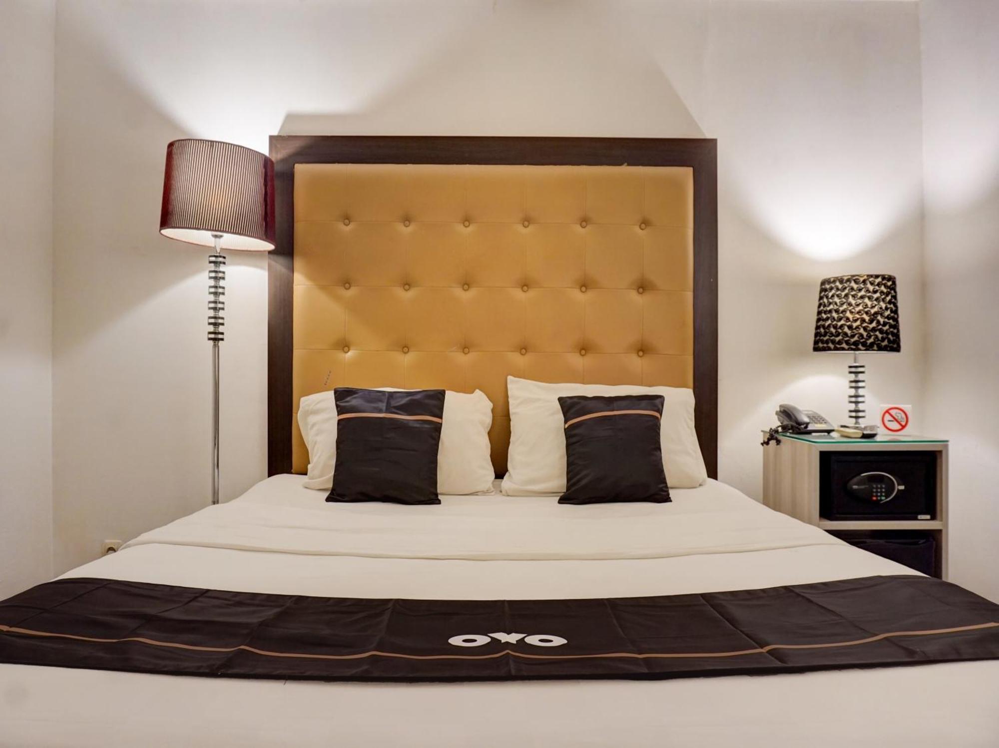 Super Oyo Townhouse Oak Grand Orienchi 2*