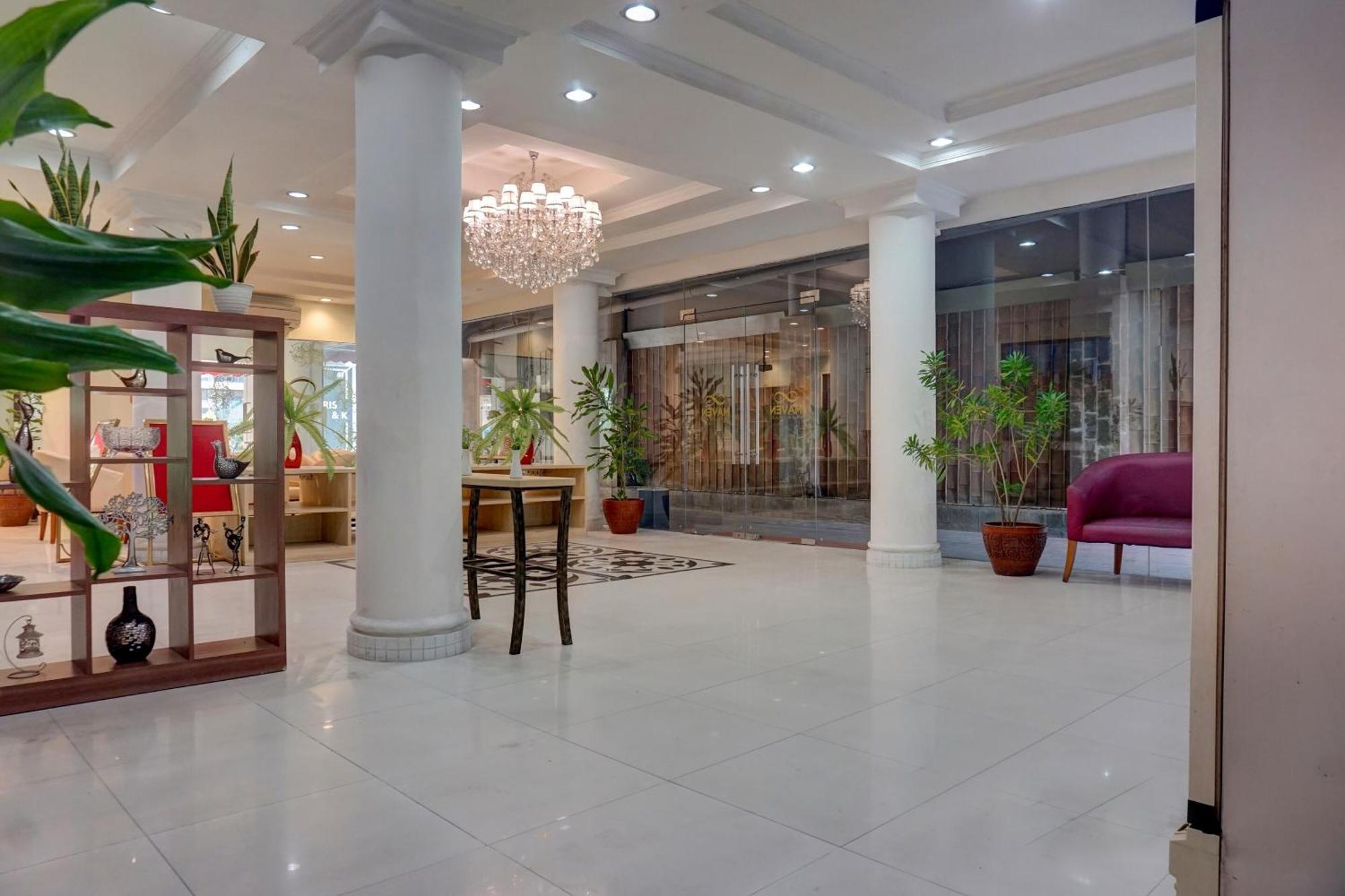 Super Oyo Townhouse Oak Grand Orienchi Hotel Jacarta