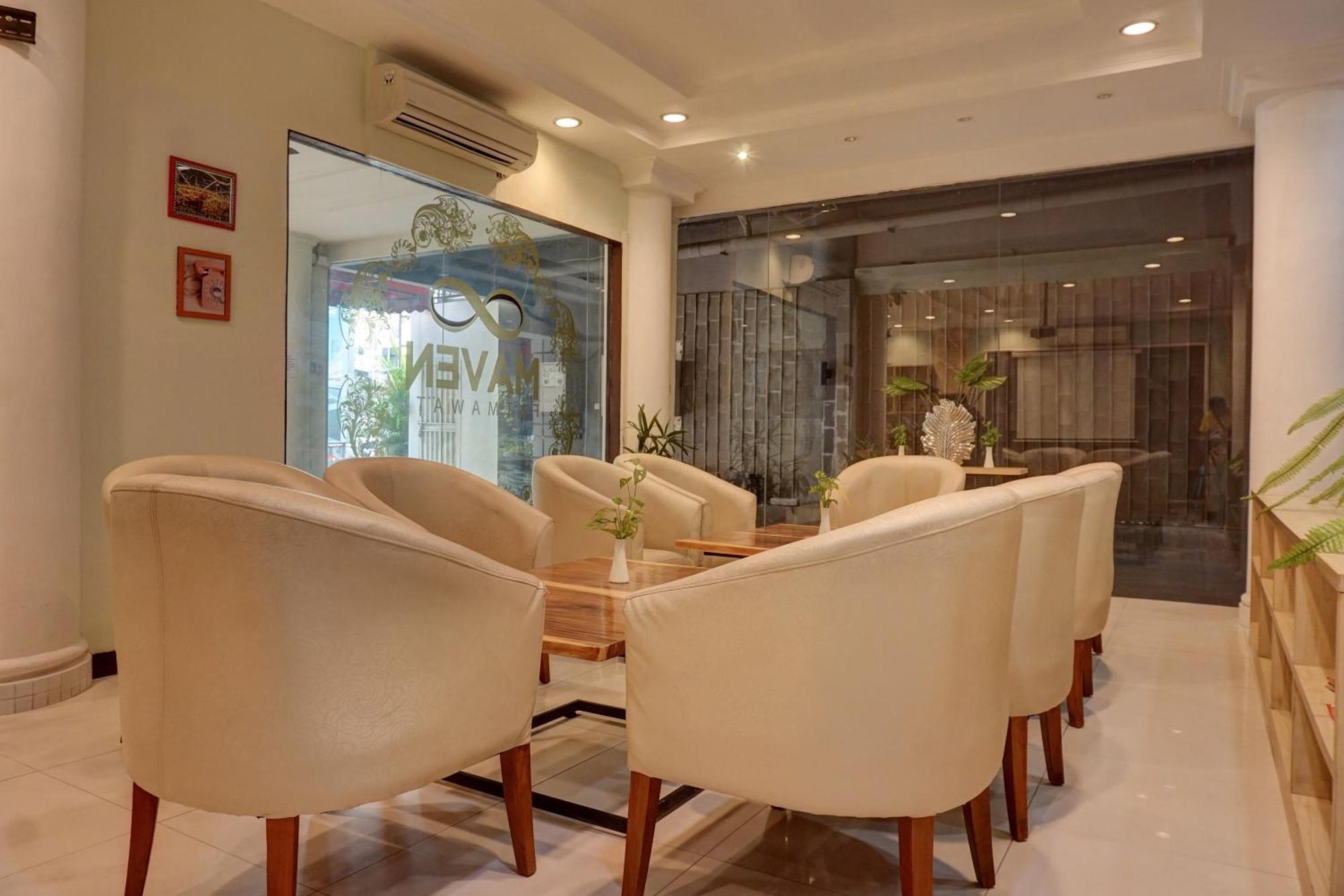 Super Oyo Townhouse Oak Grand Orienchi Hotel