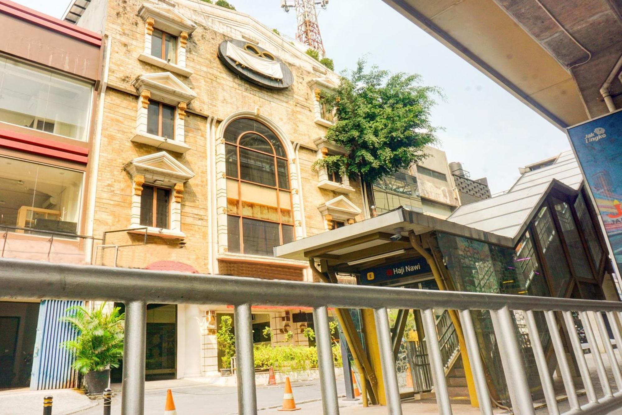 Super Oyo Townhouse Oak Grand Orienchi 2*