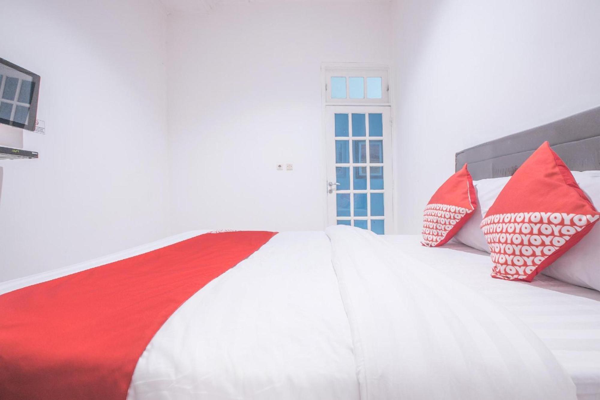 Hotel Capital O 332 G17 Kemang