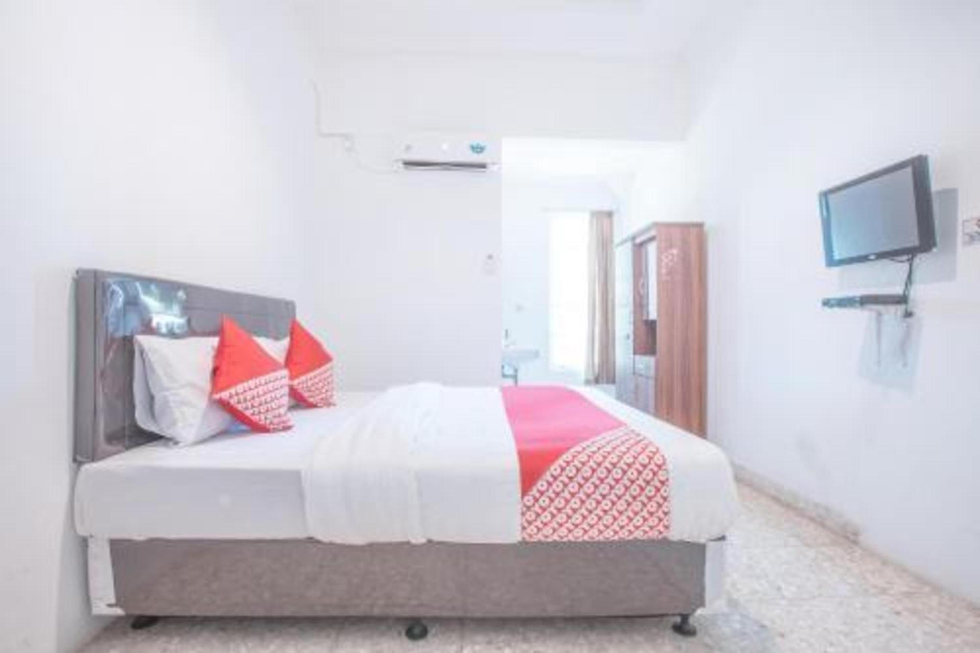 Capital O 332 G17 Kemang 3*