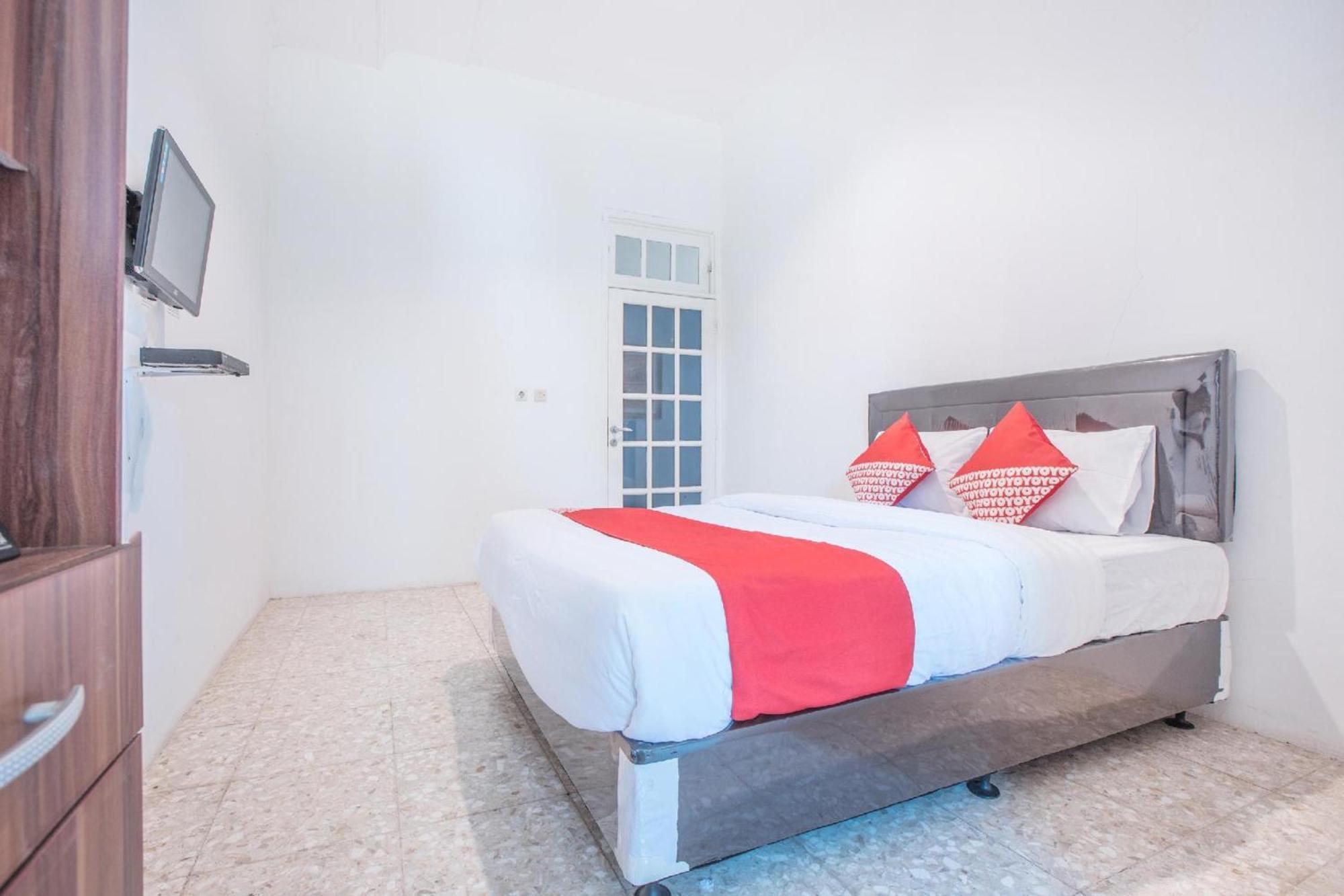 Hotel Capital O 332 G17 Kemang
