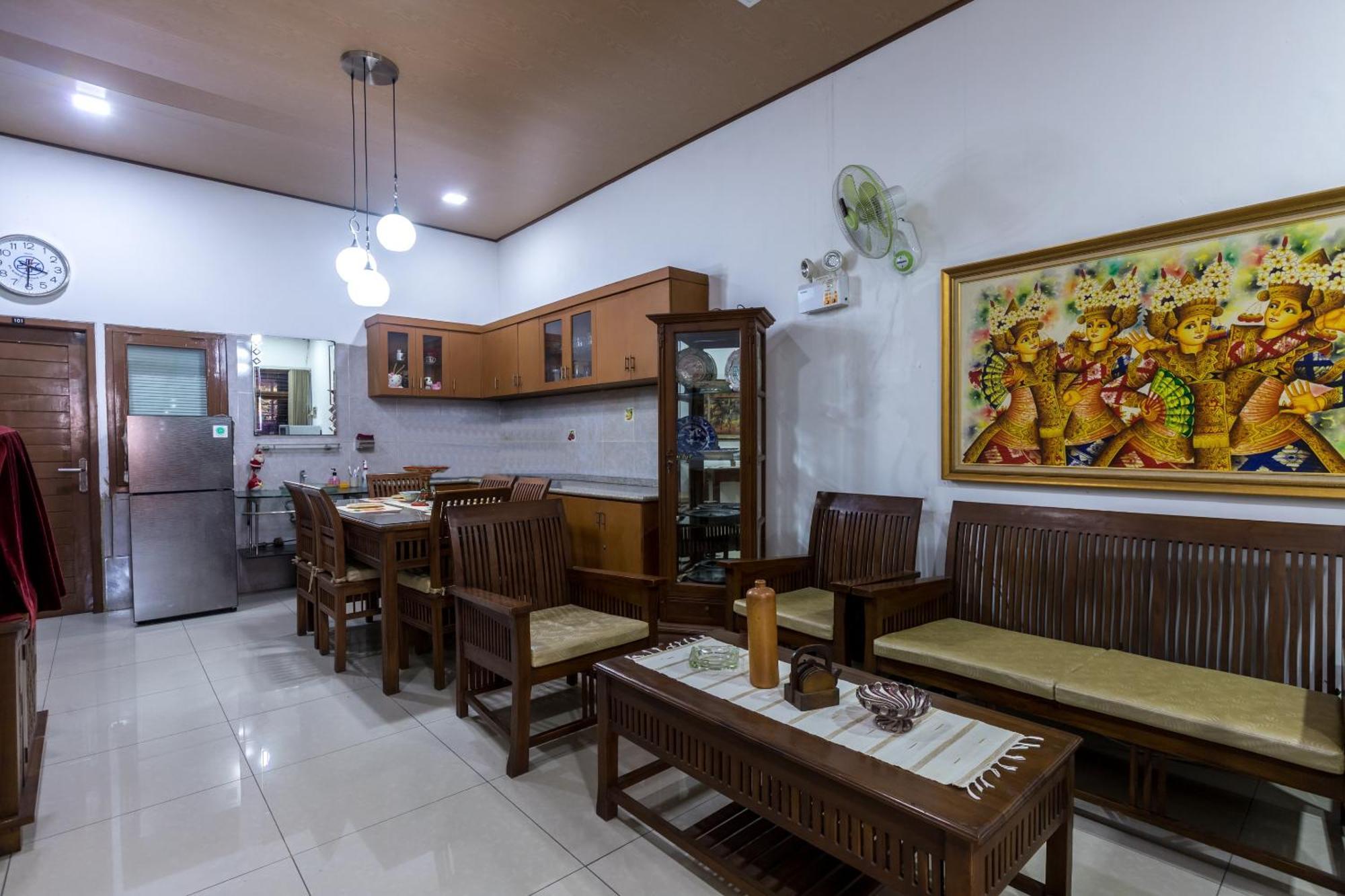 Oyo 1082 Kost Arie 1