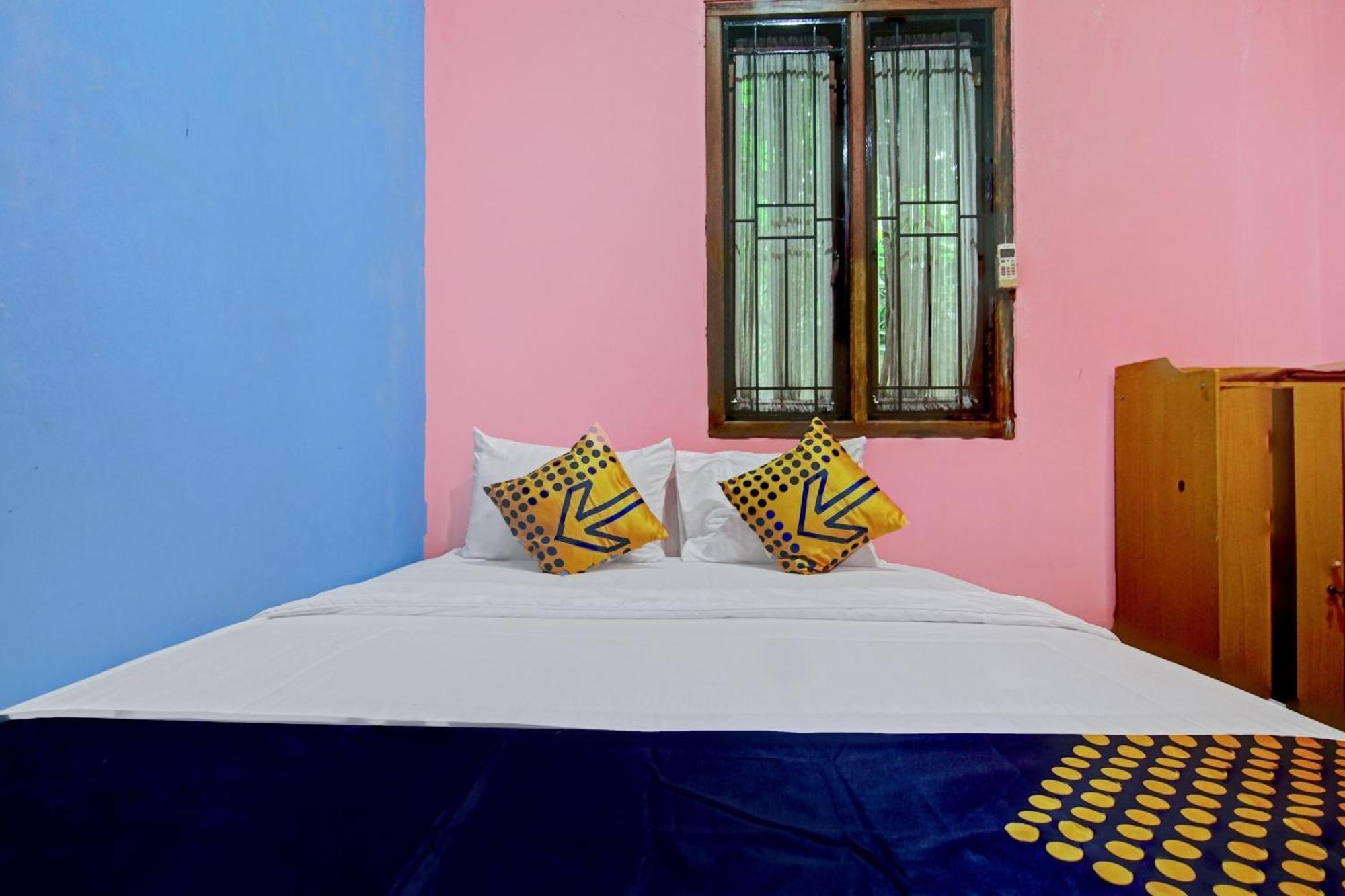 Hotel Oyo 90268 Aliyah Syariah Jacarta