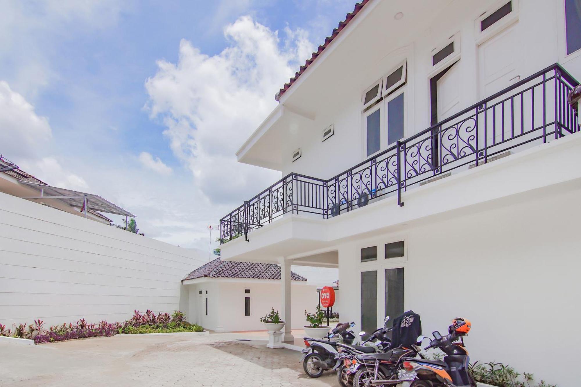Super Oyo Capital O 90342 Kemang Garden Hotel Jacarta