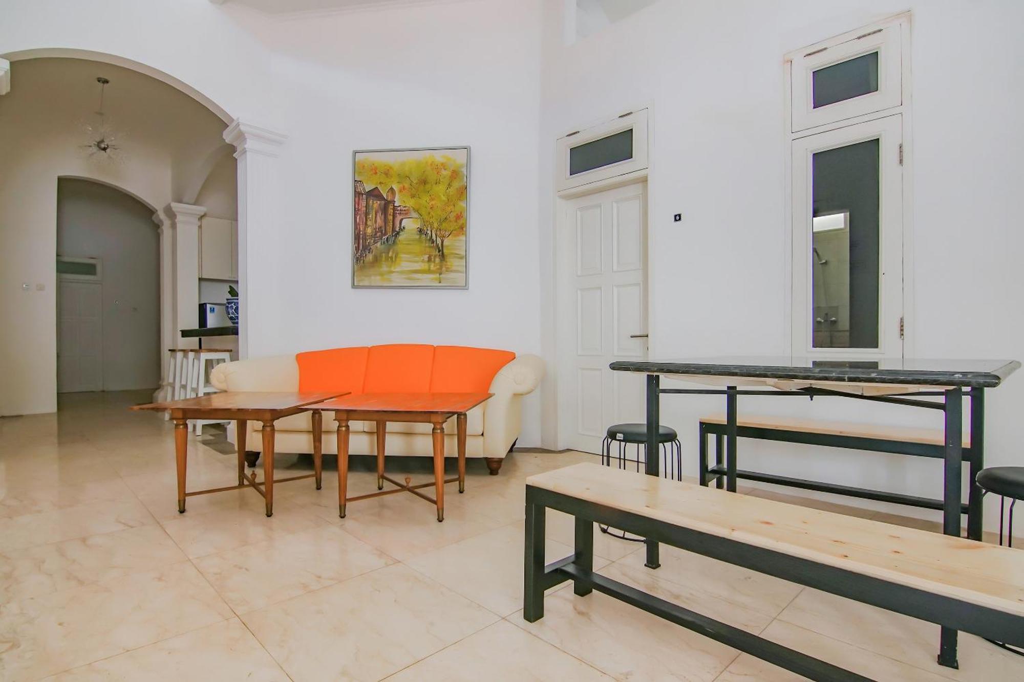 Hotel Super Oyo Capital O 90342 Kemang Garden 3*