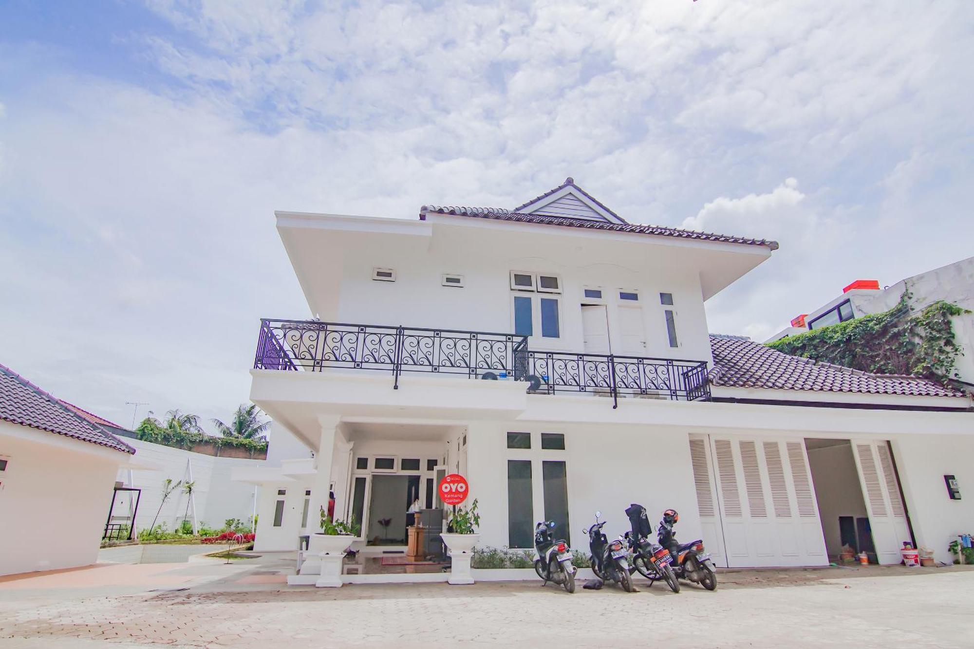 Hotel Super Oyo Capital O 90342 Kemang Garden Jacarta
