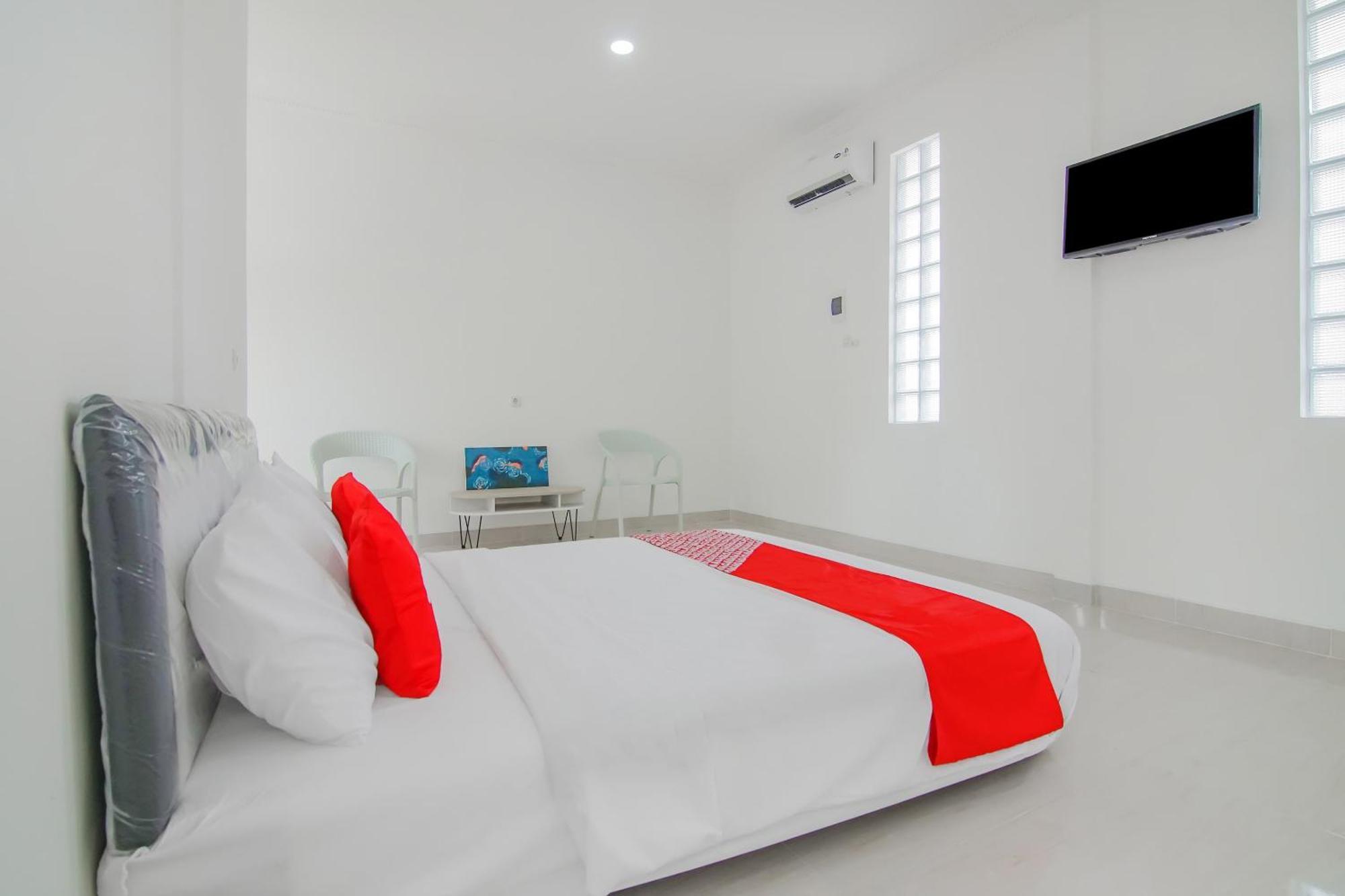 Hotel Super Oyo Capital O 90342 Kemang Garden