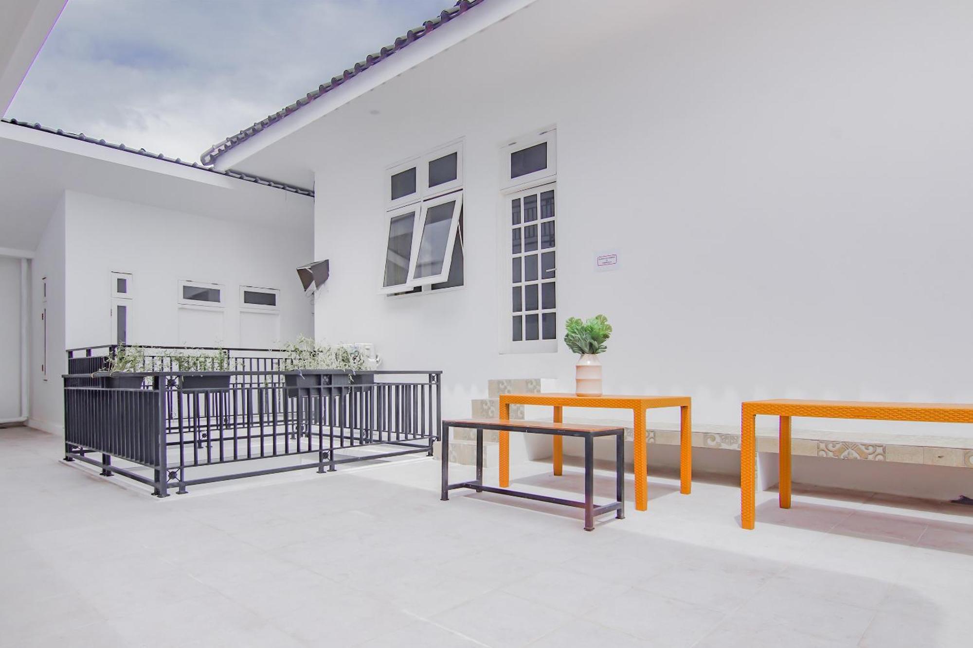 Super Oyo Capital O 90342 Kemang Garden 3*
