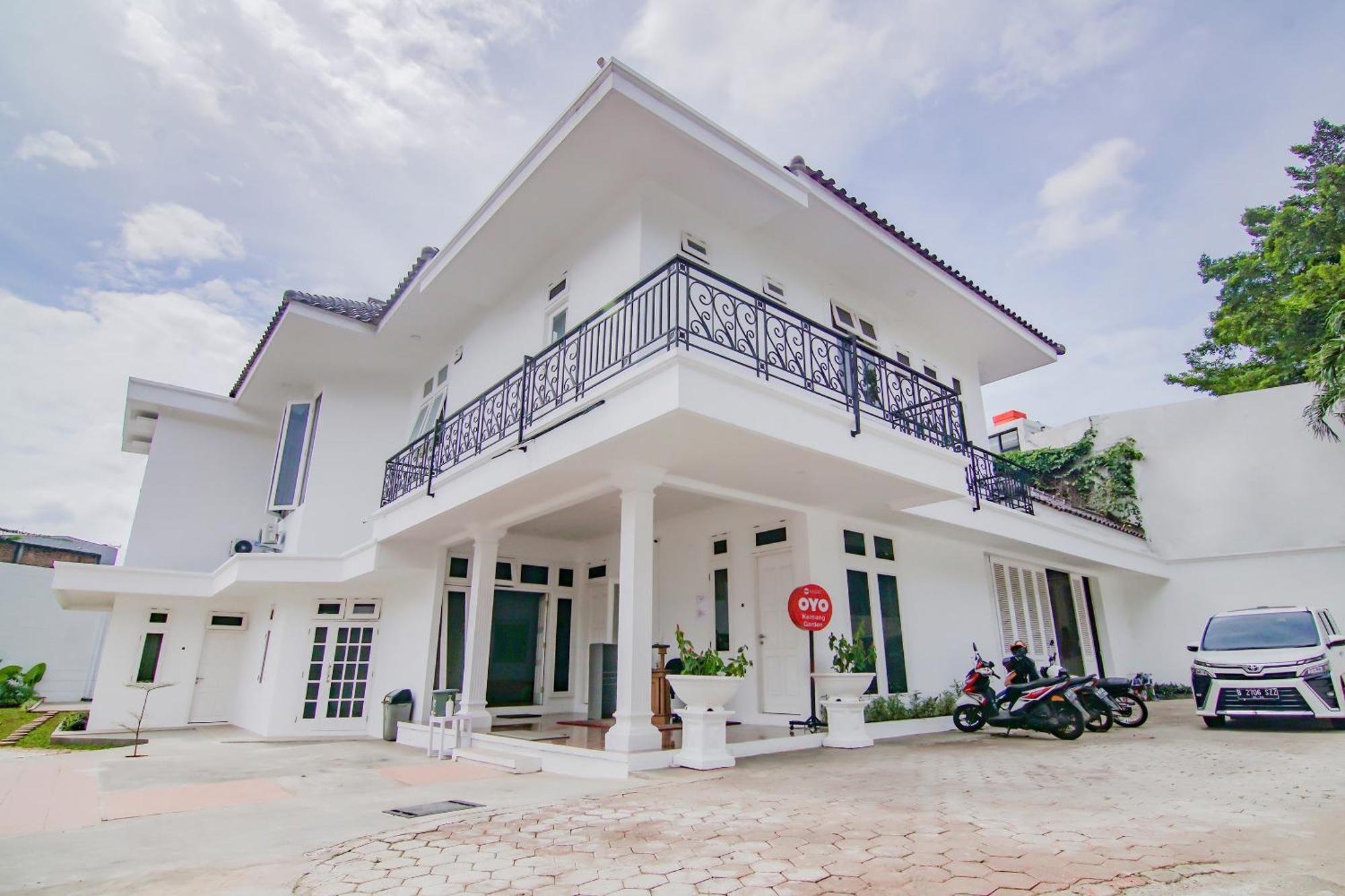 Super Oyo Capital O 90342 Kemang Garden Jacarta