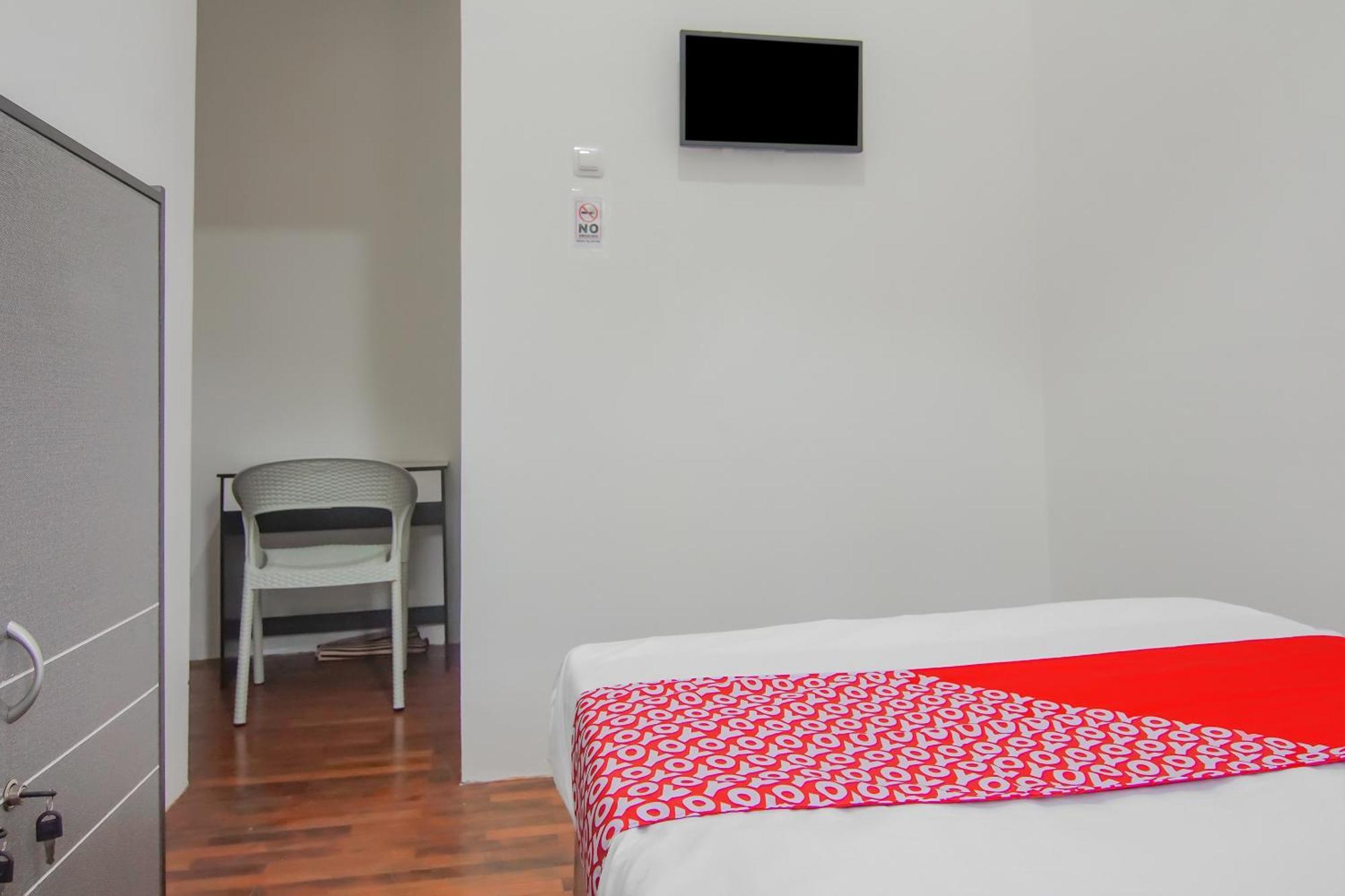 Super Oyo Capital O 90342 Kemang Garden 3*