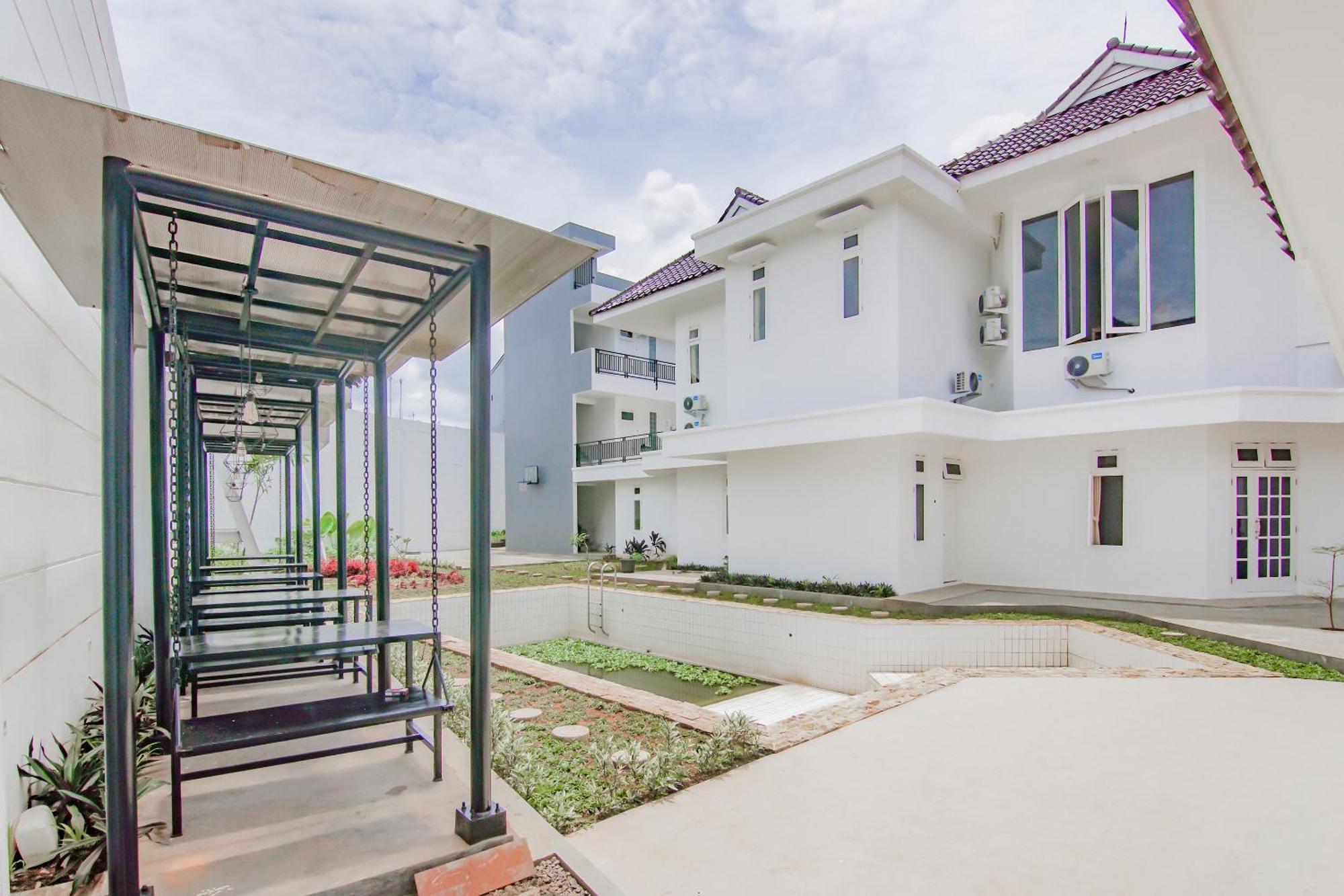 Super Oyo Capital O 90342 Kemang Garden Jacarta
