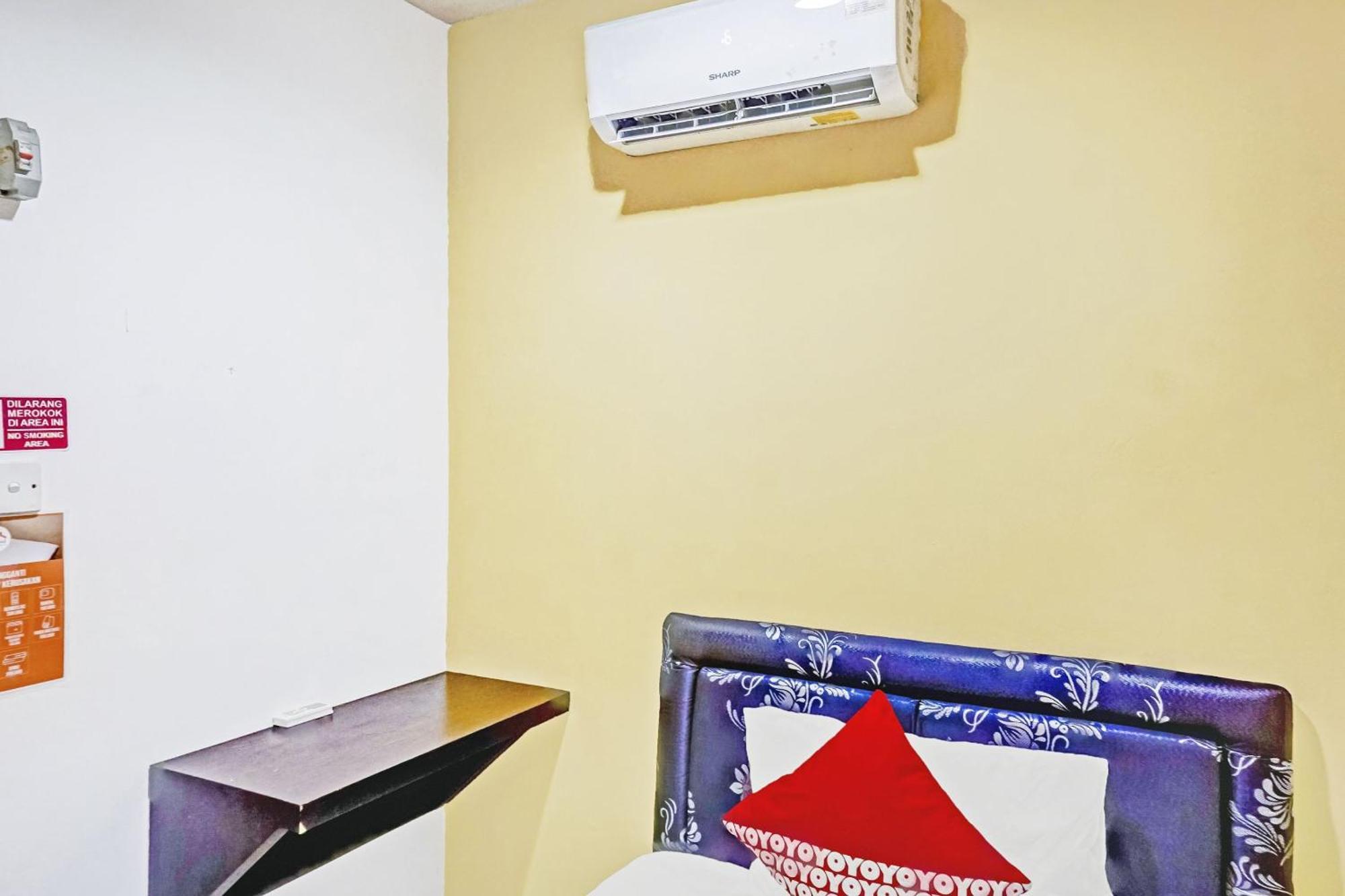Super Oyo 90692 Point Jakarta