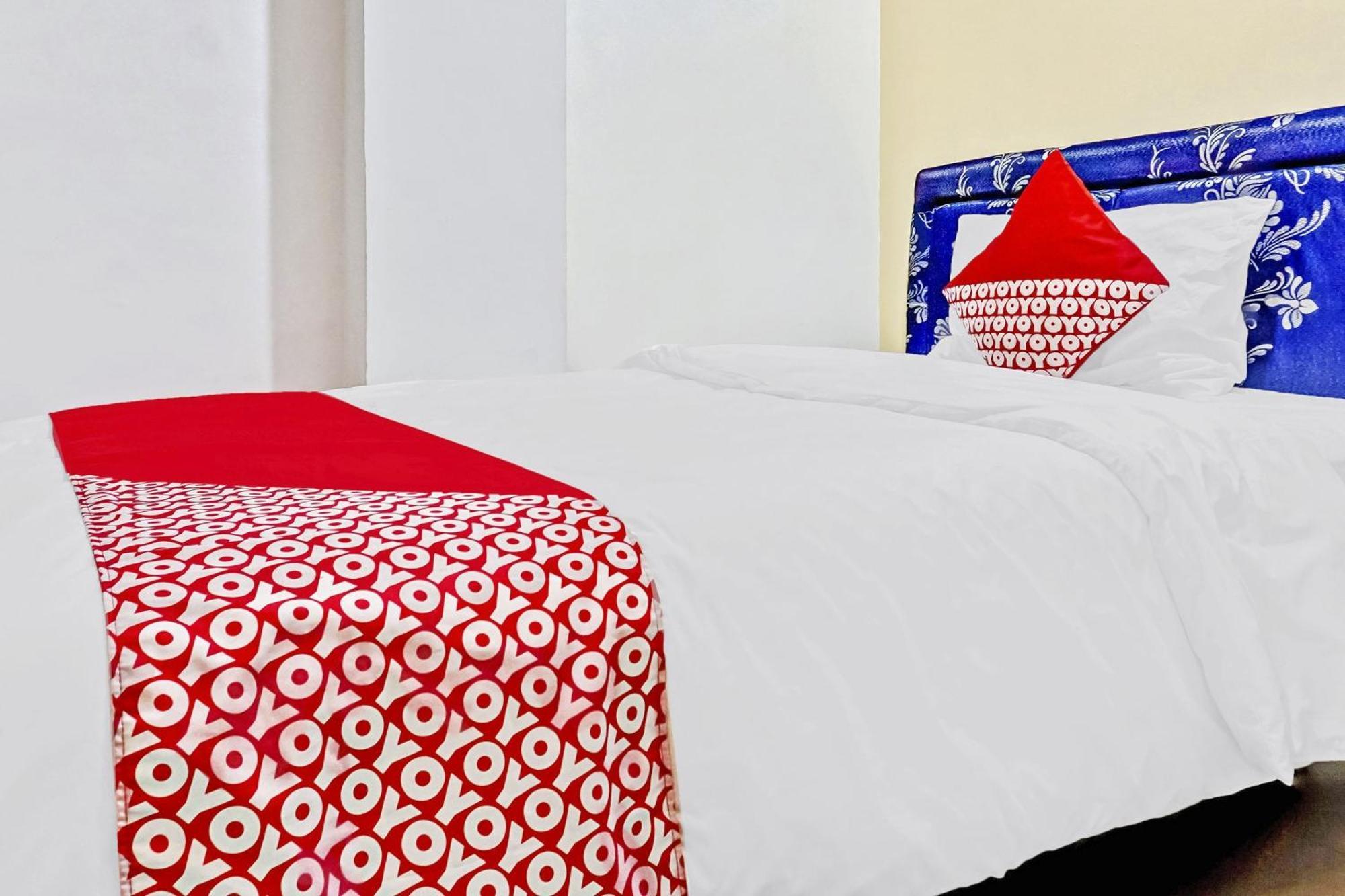 Super Oyo 90692 Point Hotel
